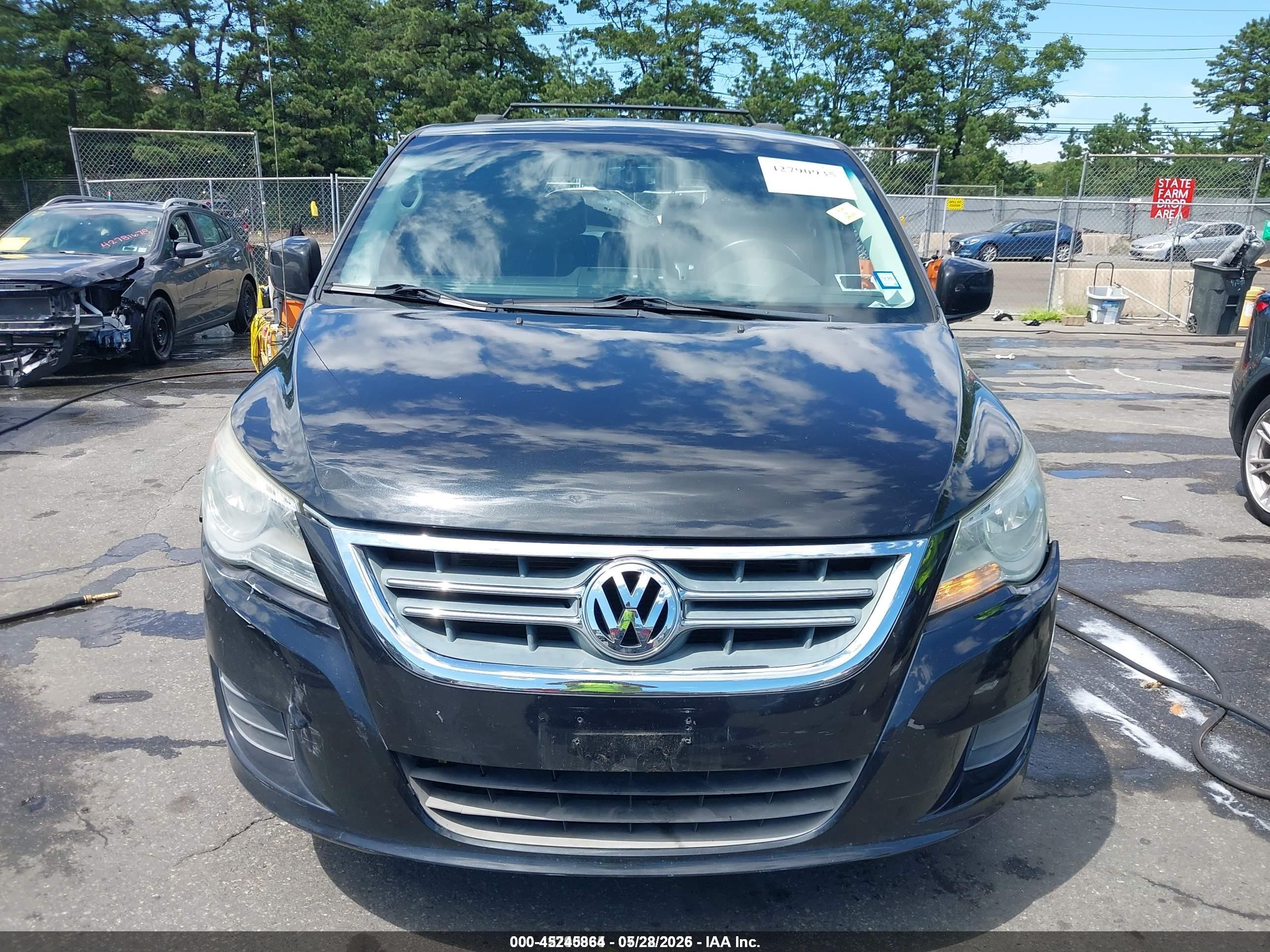 2012 Volkswagen Routan Se Black vin: 2C4RVABG8CR164907