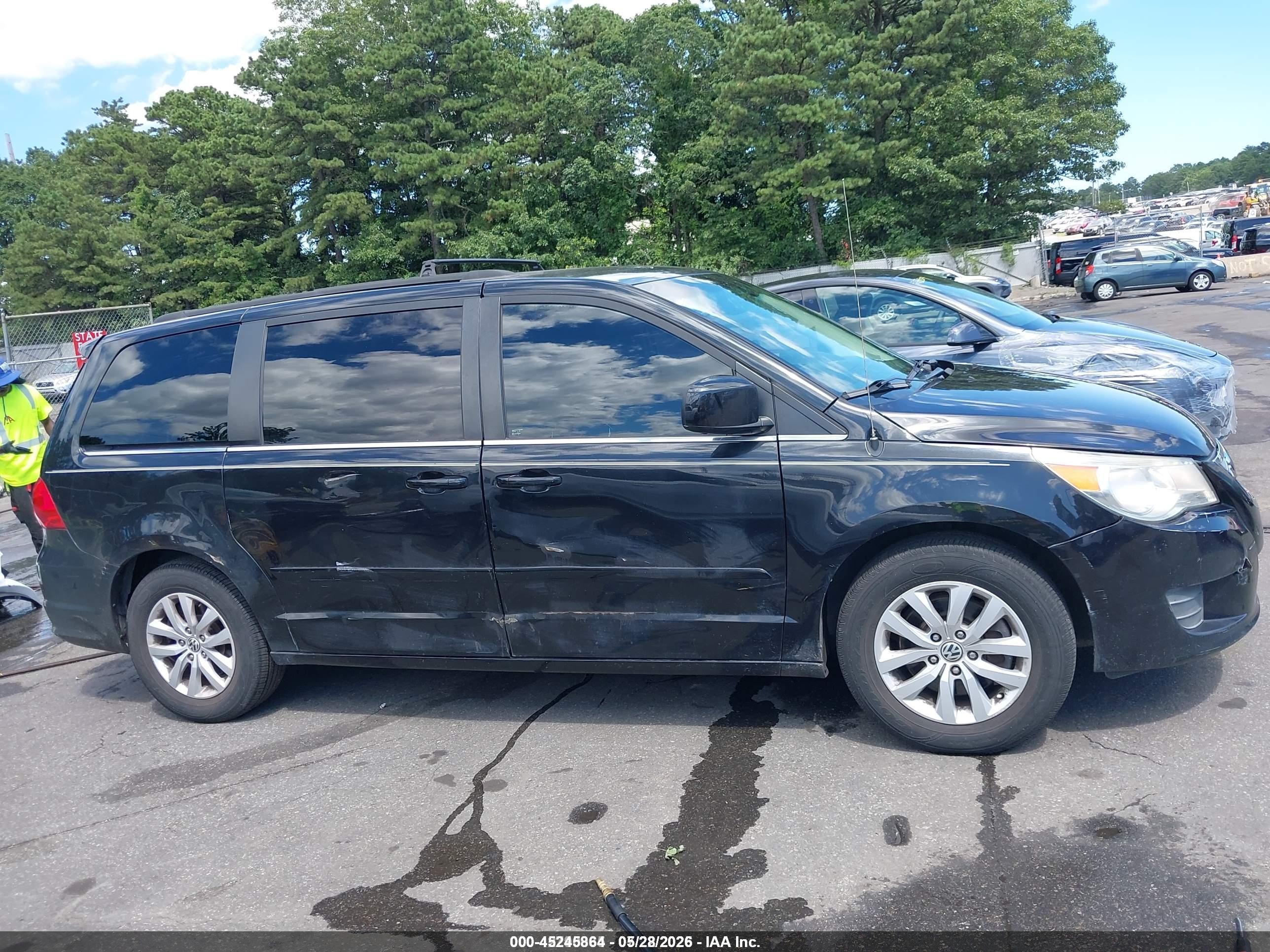 2012 Volkswagen Routan Se Black vin: 2C4RVABG8CR164907