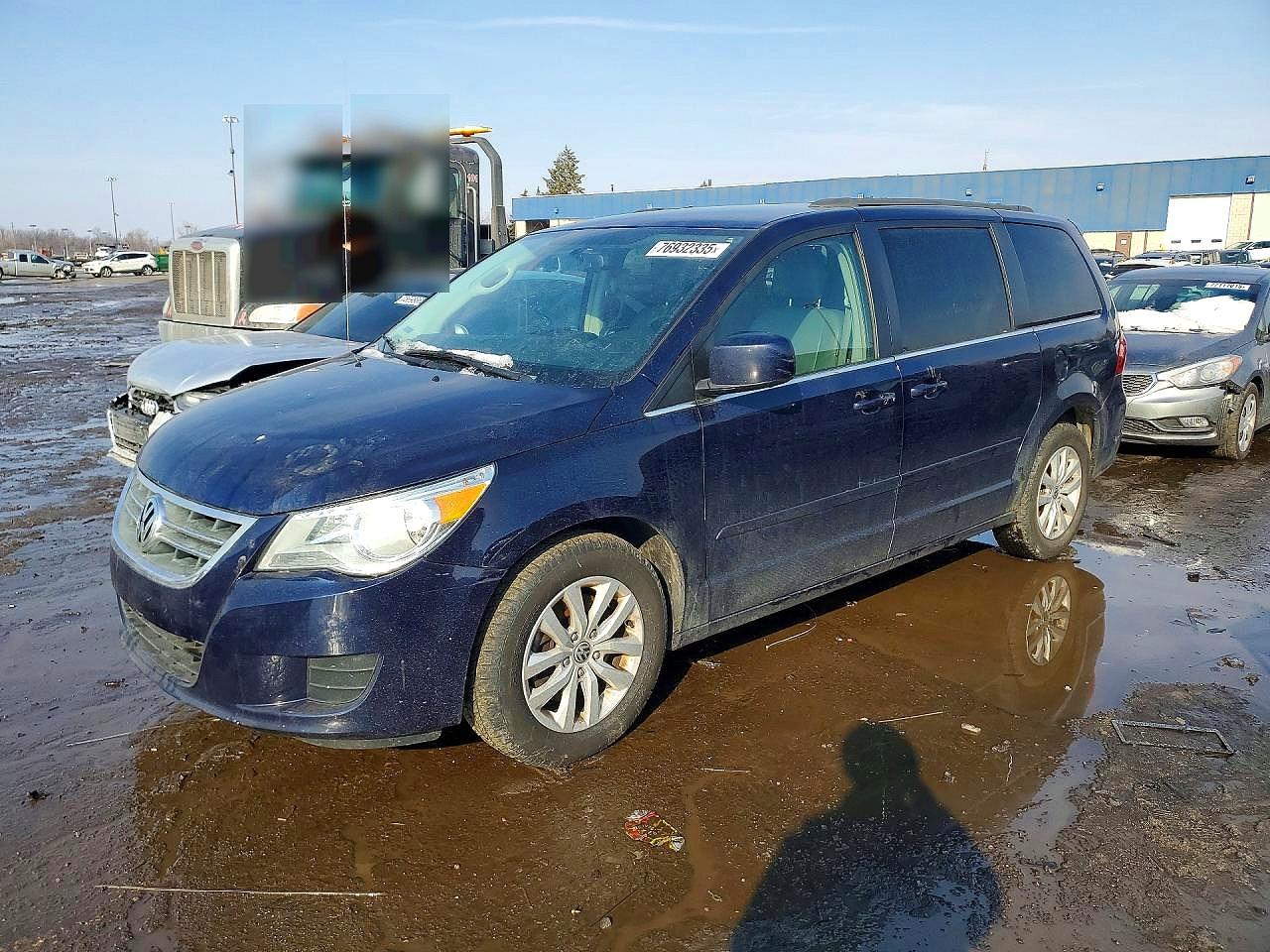 2014 Volkswagen Routan Se Blue vin: 2C4RVABG8ER134454