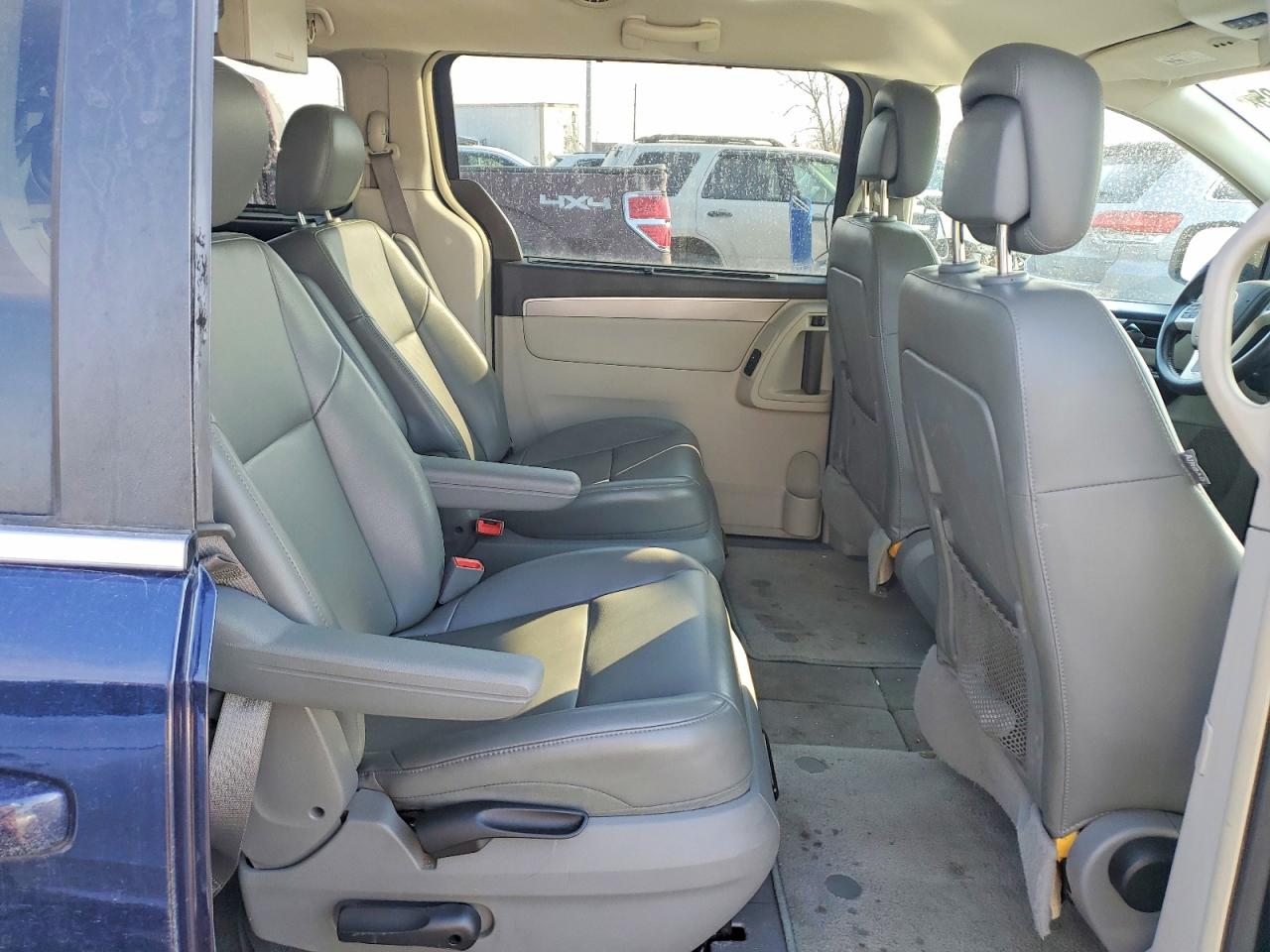 2014 Volkswagen Routan Se Blue vin: 2C4RVABG8ER134454