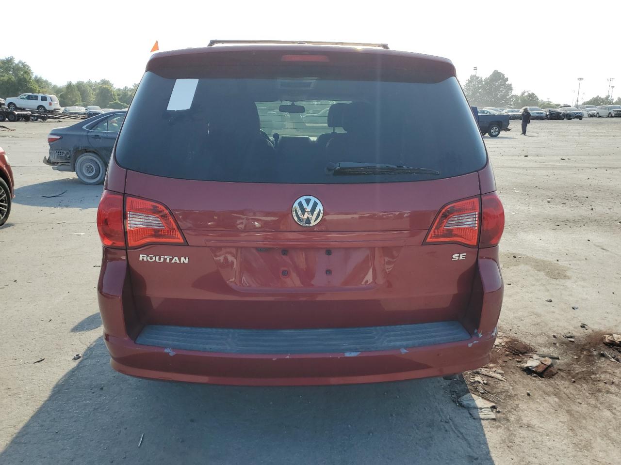 2014 Volkswagen Routan Se Red vin: 2C4RVABG9ER134740