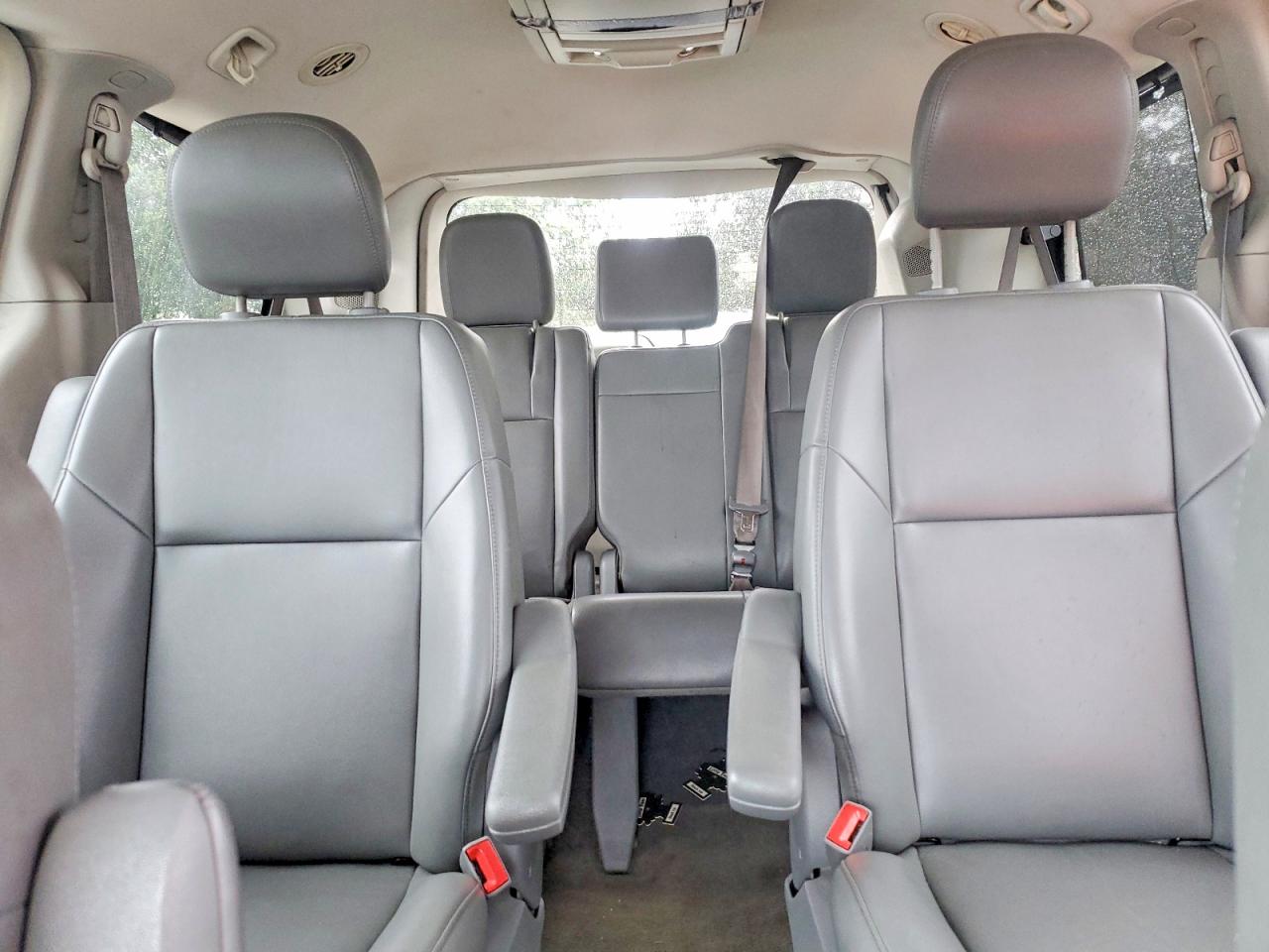 2012 Volkswagen Routan Se Gray vin: 2C4RVABGXCR193907