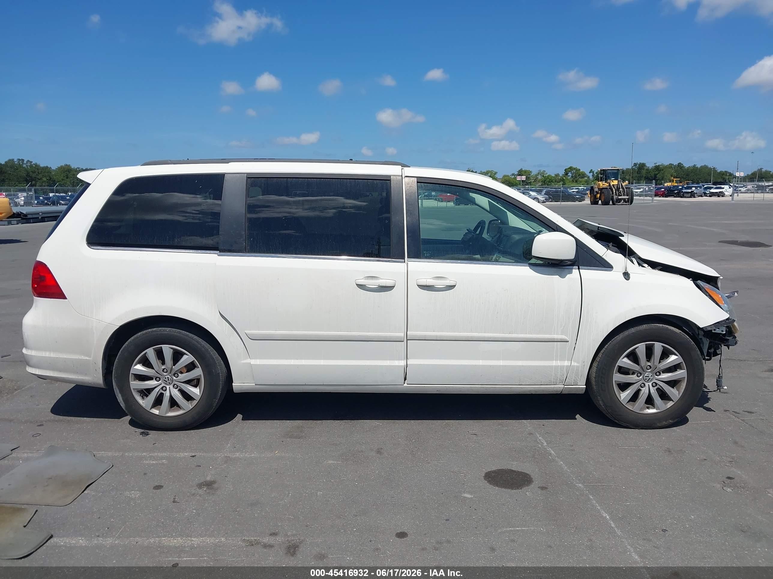 2012 Volkswagen Routan Se White vin: 2C4RVABGXCR390690