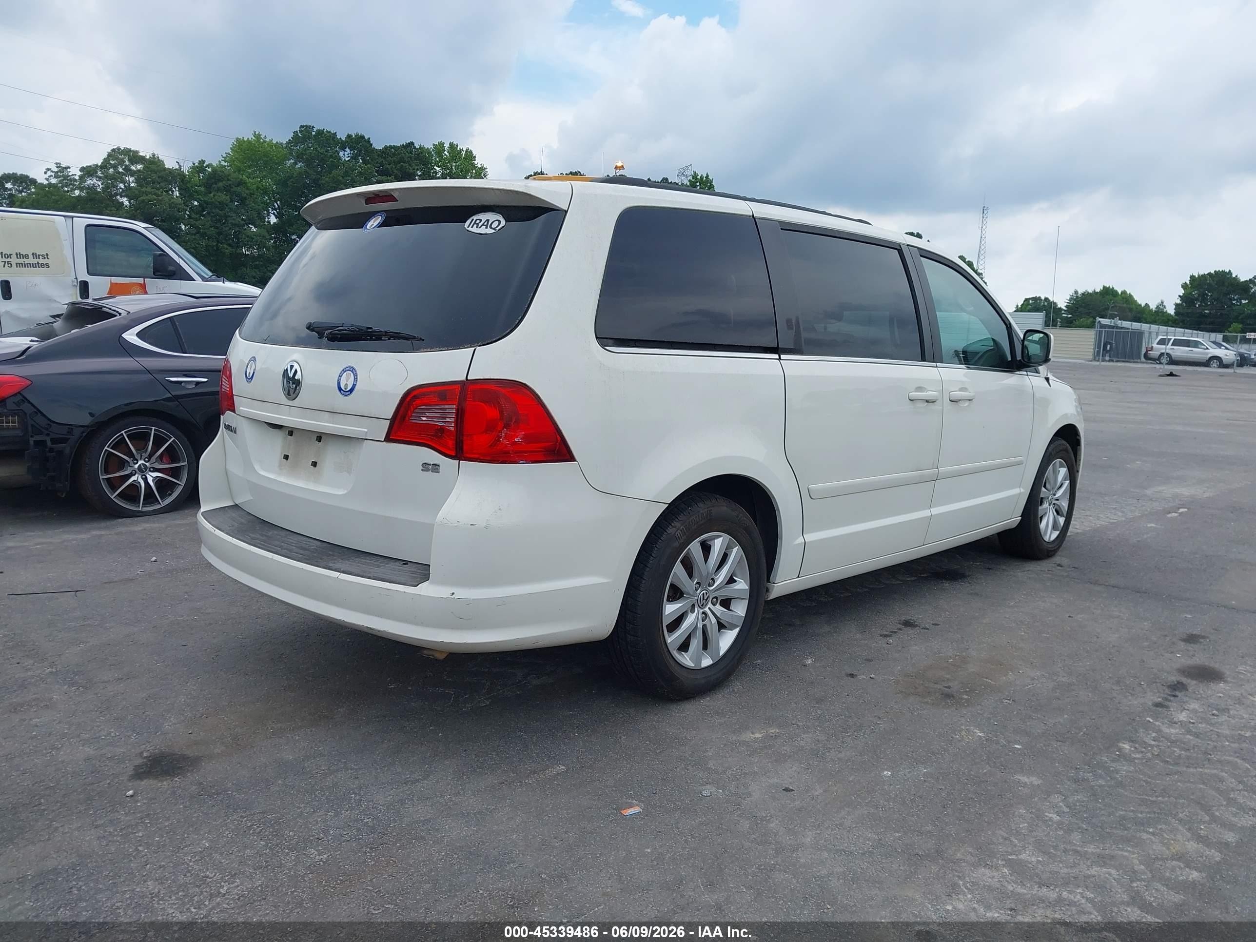 2012 Volkswagen Routan Se White vin: 2C4RVABGXCR391869