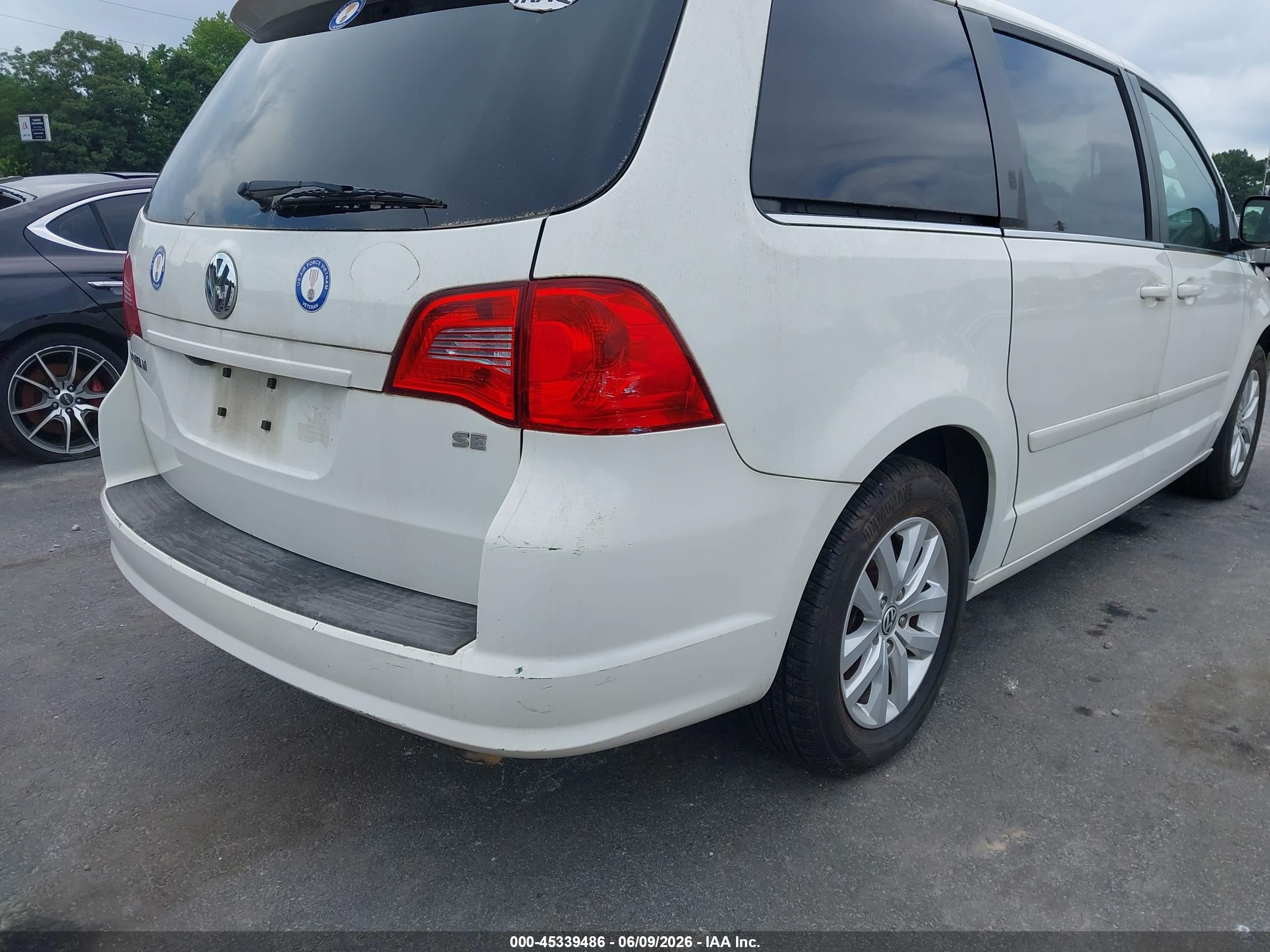 2012 Volkswagen Routan Se White vin: 2C4RVABGXCR391869