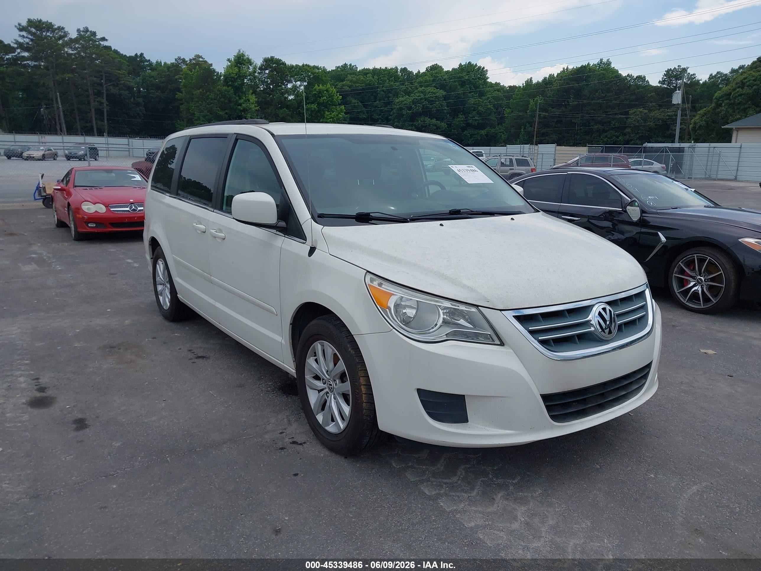 2012 Volkswagen Routan Se White vin: 2C4RVABGXCR391869
