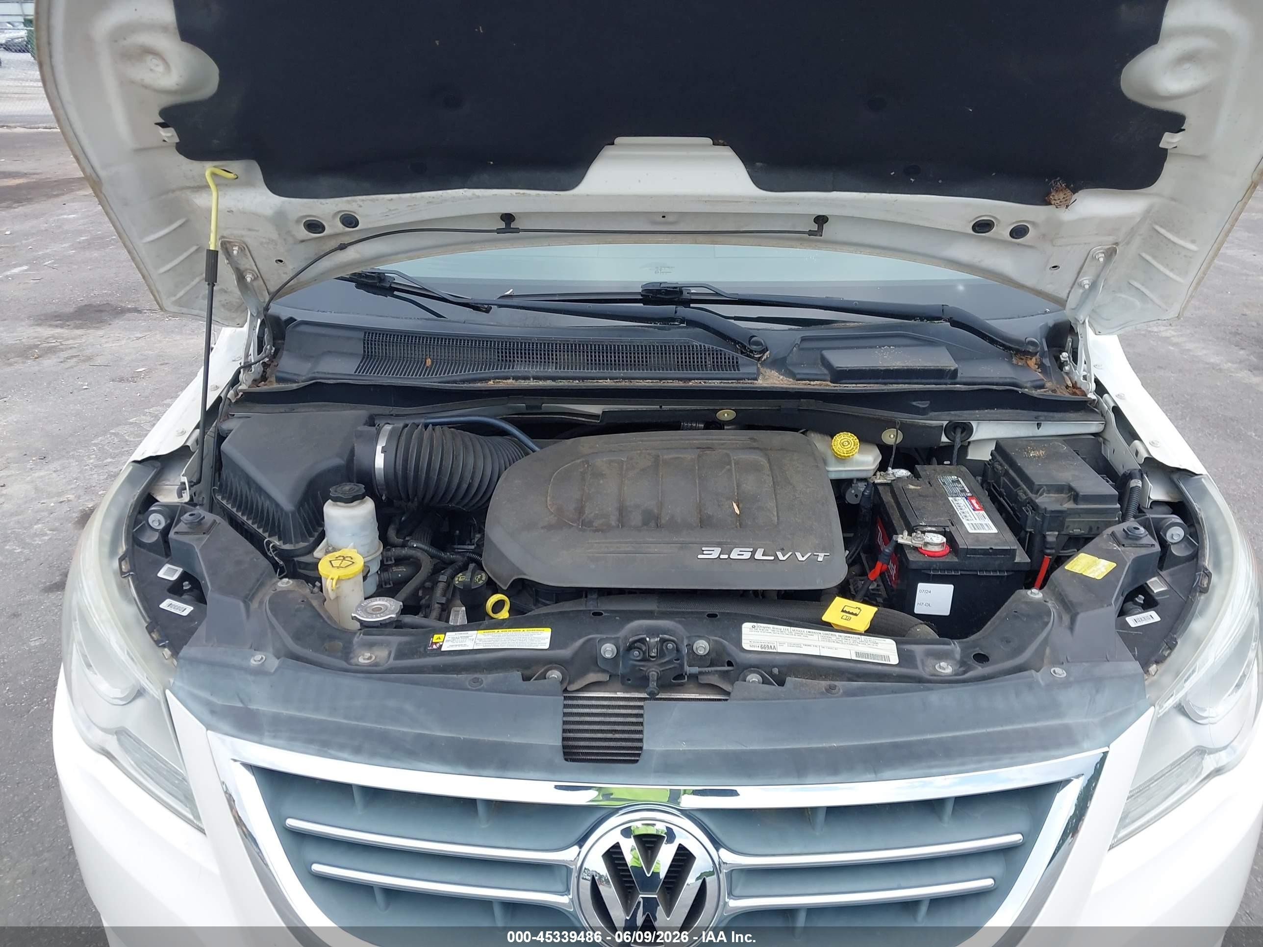 2012 Volkswagen Routan Se White vin: 2C4RVABGXCR391869