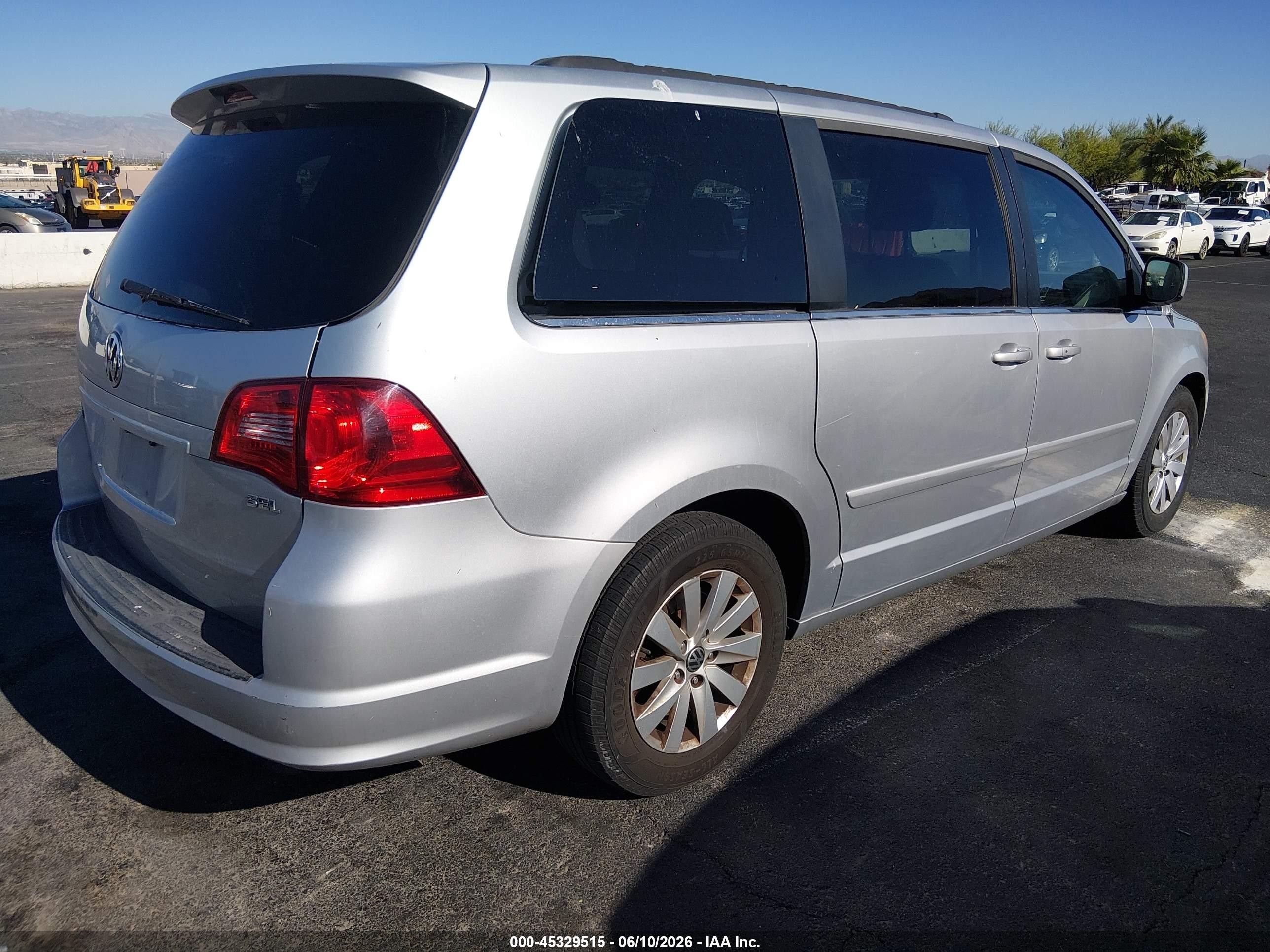 2012 Volkswagen Routan Sel Silver vin: 2C4RVACG1CR276754