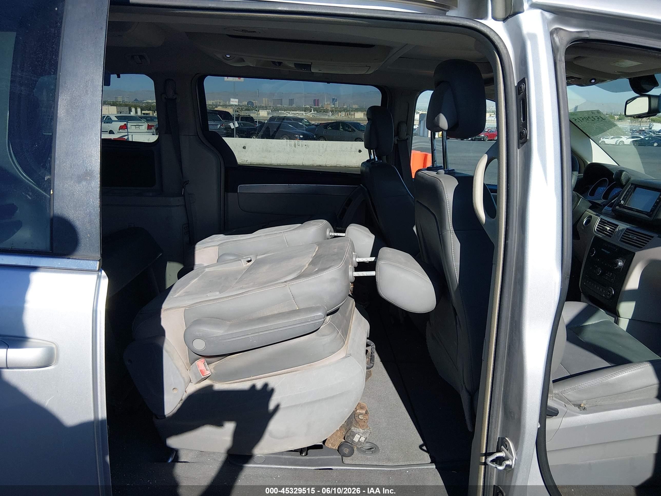 2012 Volkswagen Routan Sel Silver vin: 2C4RVACG1CR276754