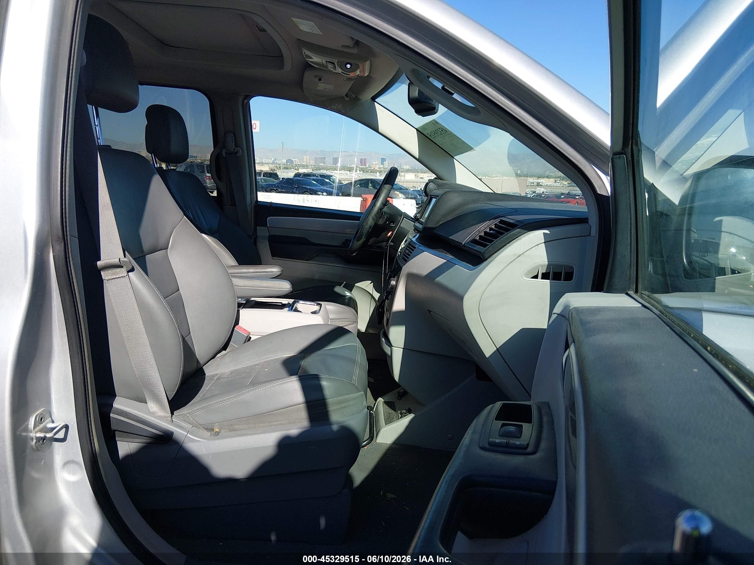 2012 Volkswagen Routan Sel Silver vin: 2C4RVACG1CR276754