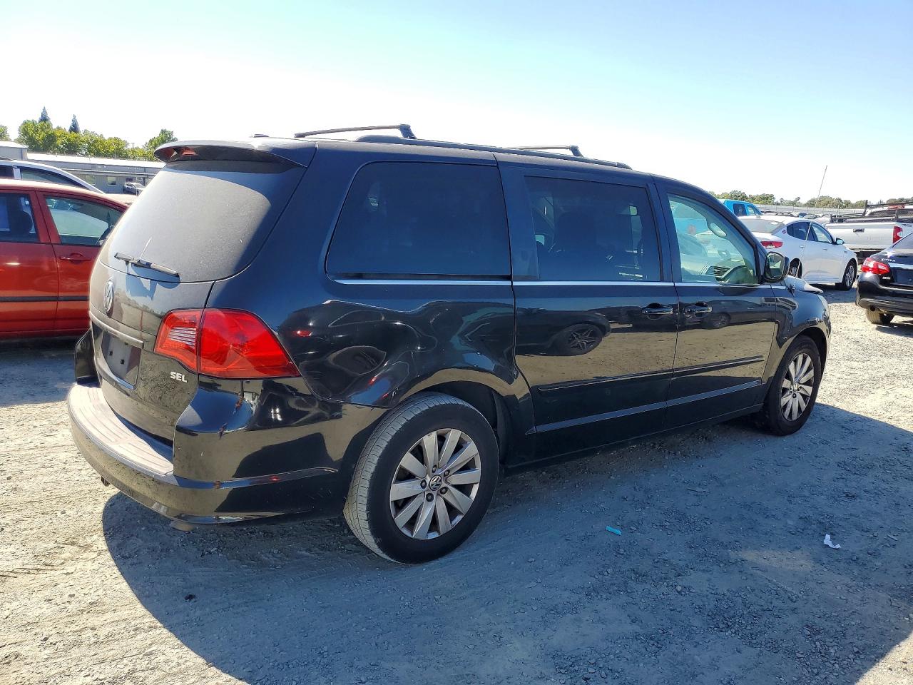 2012 Volkswagen Routan Sel Black vin: 2C4RVACG1CR392472