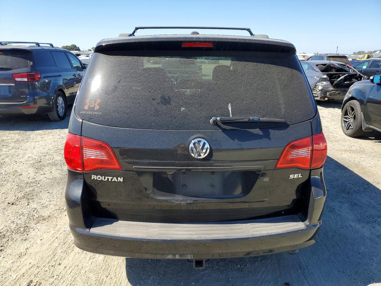 2012 Volkswagen Routan Sel Black vin: 2C4RVACG1CR392472