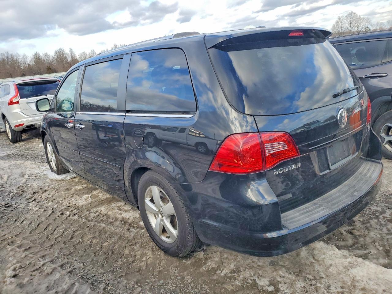 2012 Volkswagen Routan Sel Premium Black vin: 2C4RVADG2CR355946