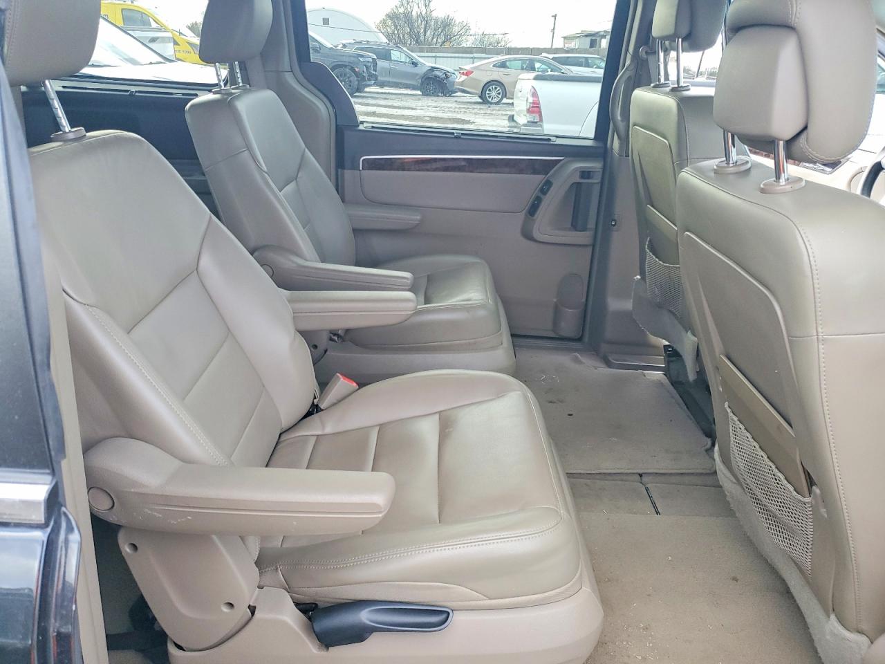 2012 Volkswagen Routan Sel Premium Black vin: 2C4RVADG2CR355946