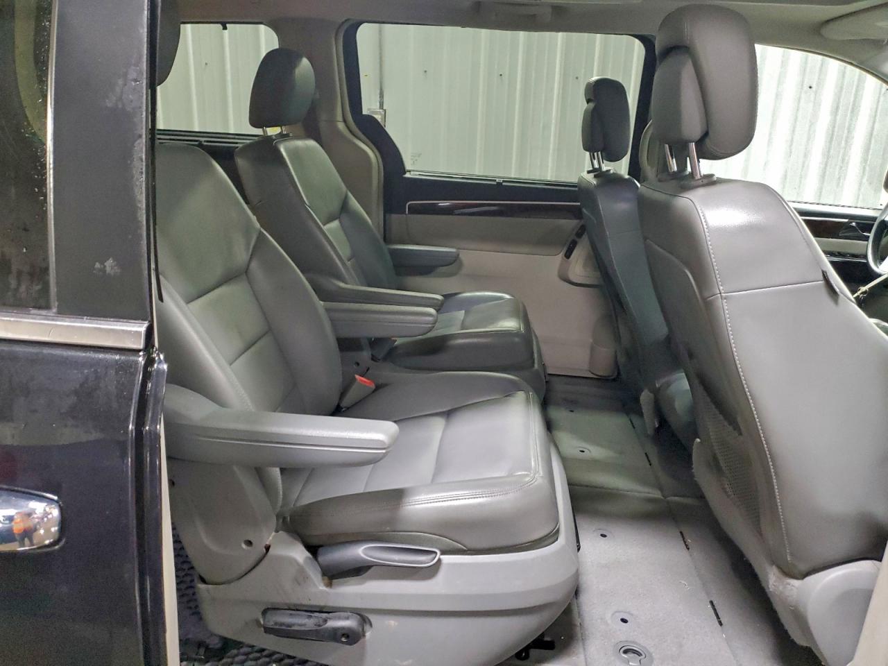 2014 Volkswagen Routan Sel Premium Black vin: 2C4RVADG2ER135399