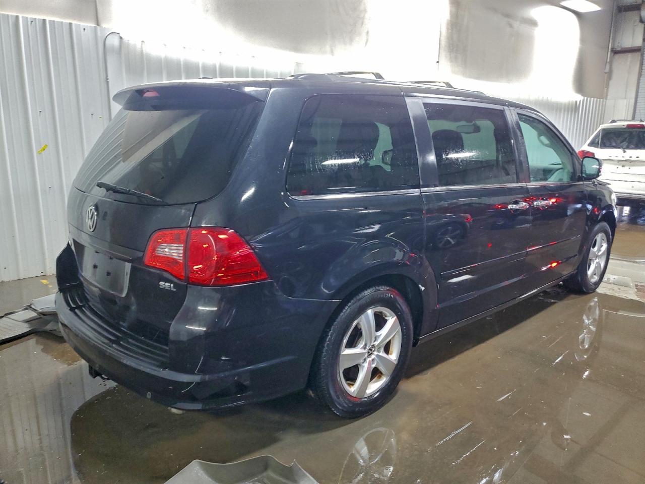 2014 Volkswagen Routan Sel Premium Black vin: 2C4RVADG2ER135399