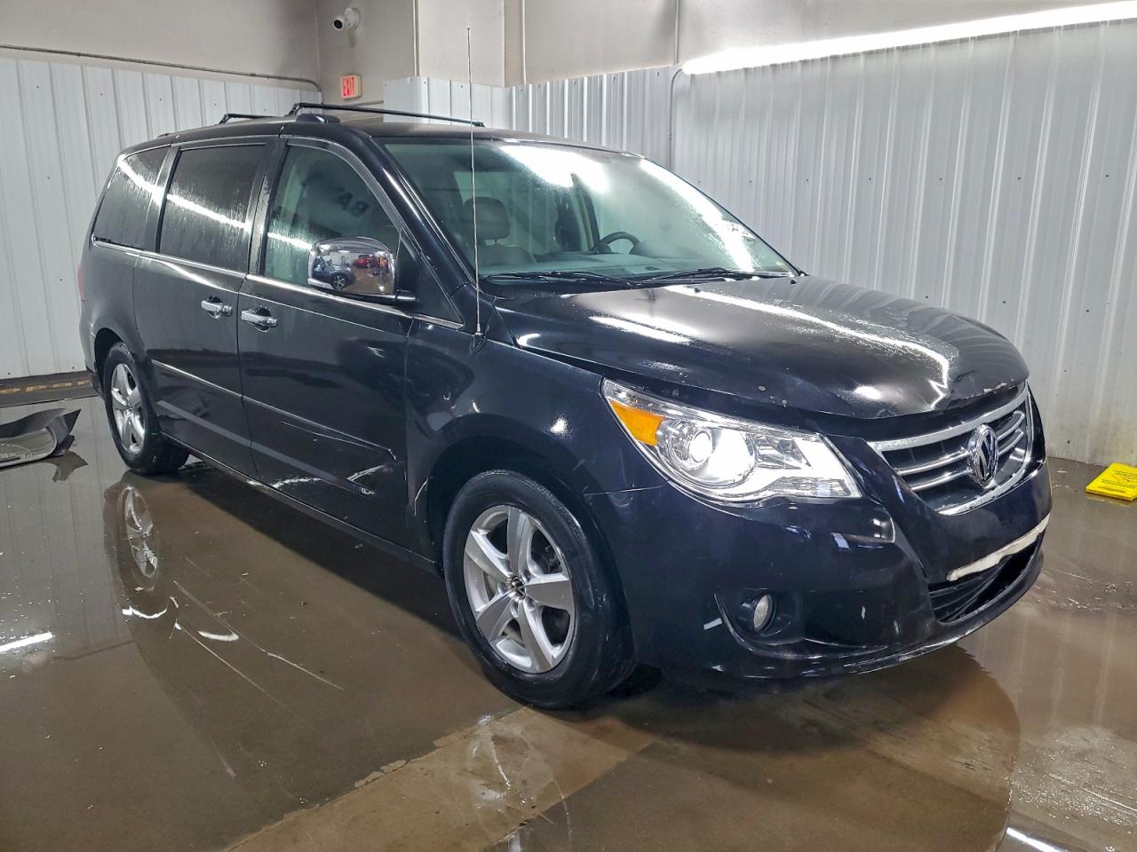 2014 Volkswagen Routan Sel Premium Black vin: 2C4RVADG2ER135399
