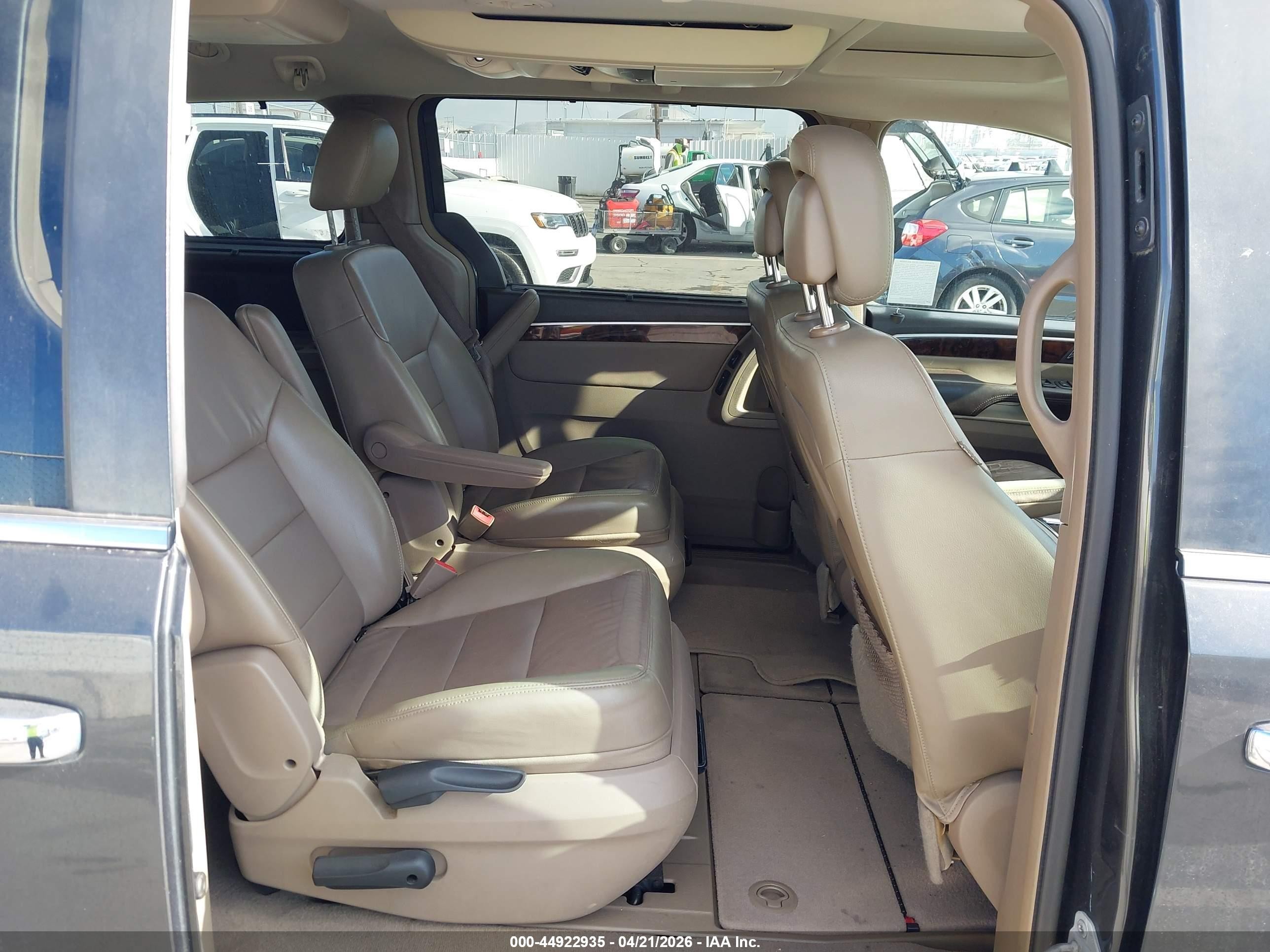 2012 Volkswagen Routan Sel Premium Черный vin: 2C4RVADG3CR164813