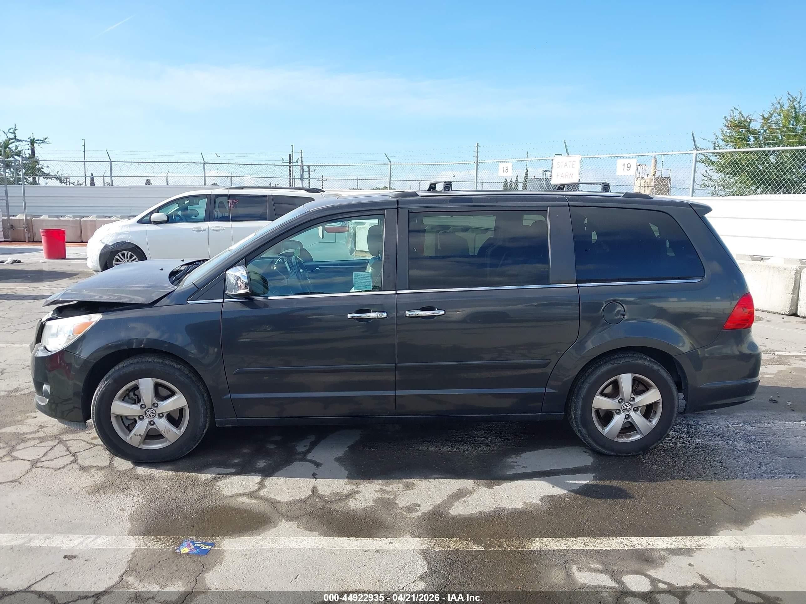 2012 Volkswagen Routan Sel Premium Черный vin: 2C4RVADG3CR164813