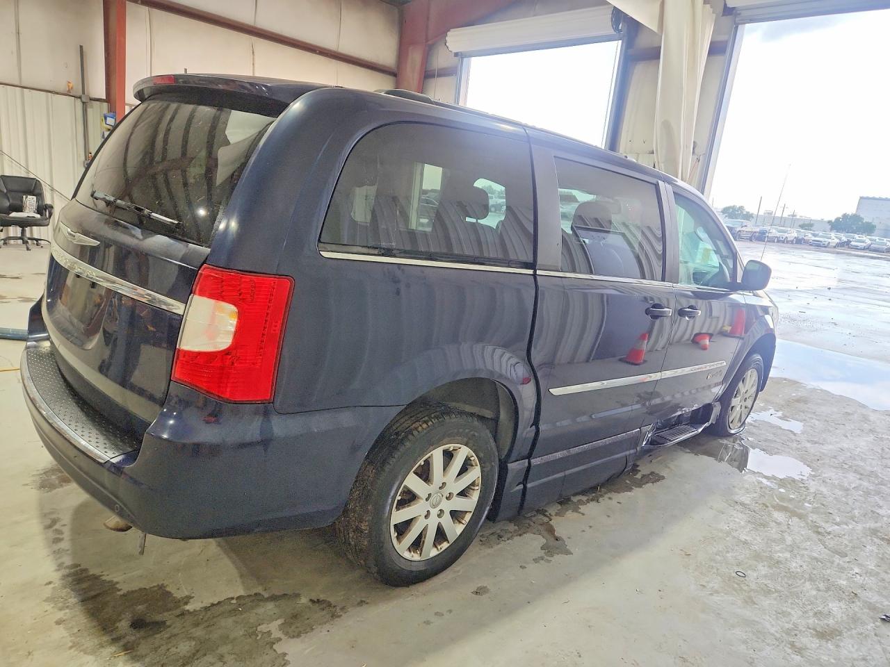 2014 Chrysler Town & Country Touring Blue vin: 2C7WC1BG6ER164743