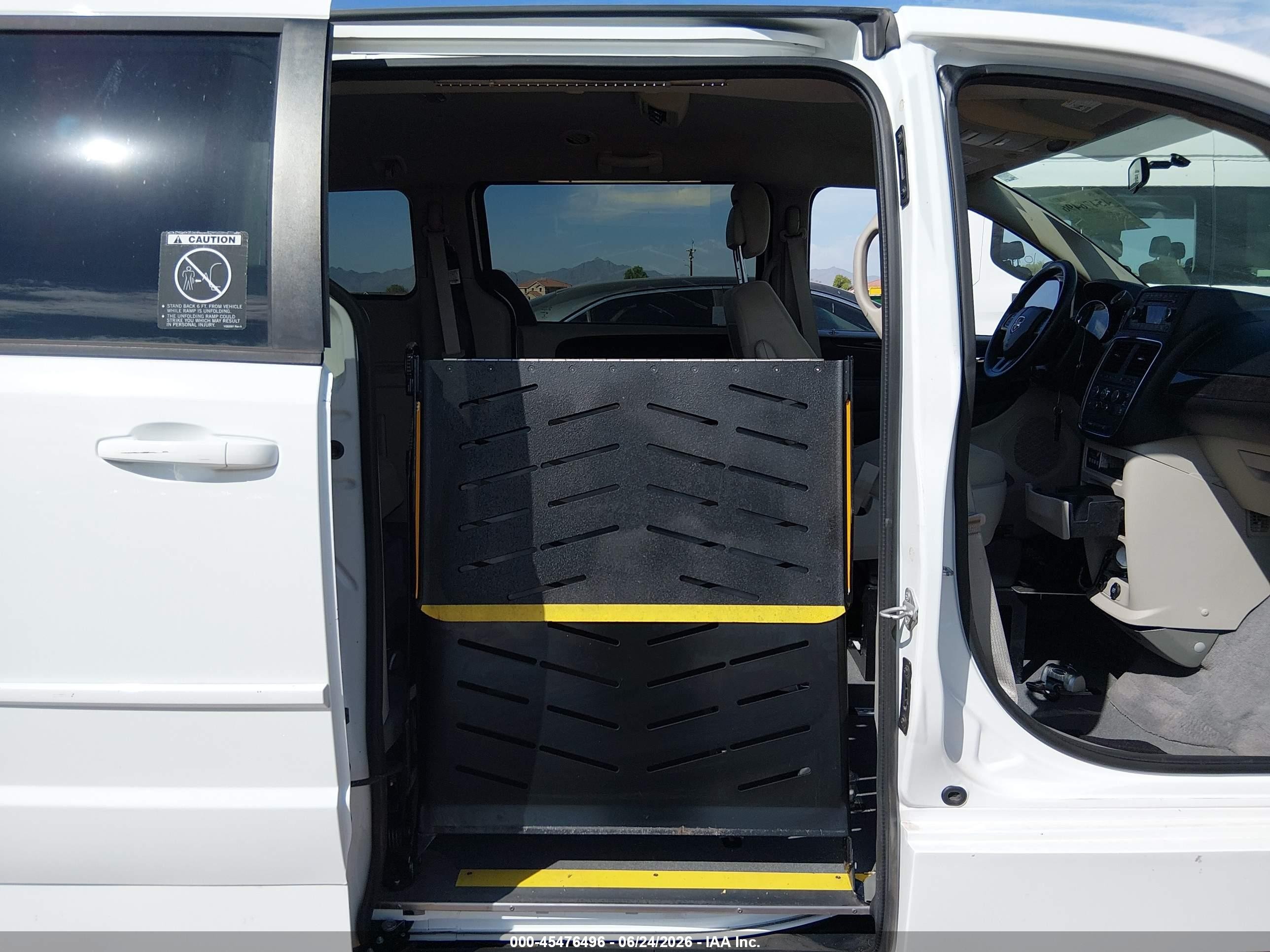 2015 Dodge Grand Caravan Se White vin: 2C7WDGBG2FR568530