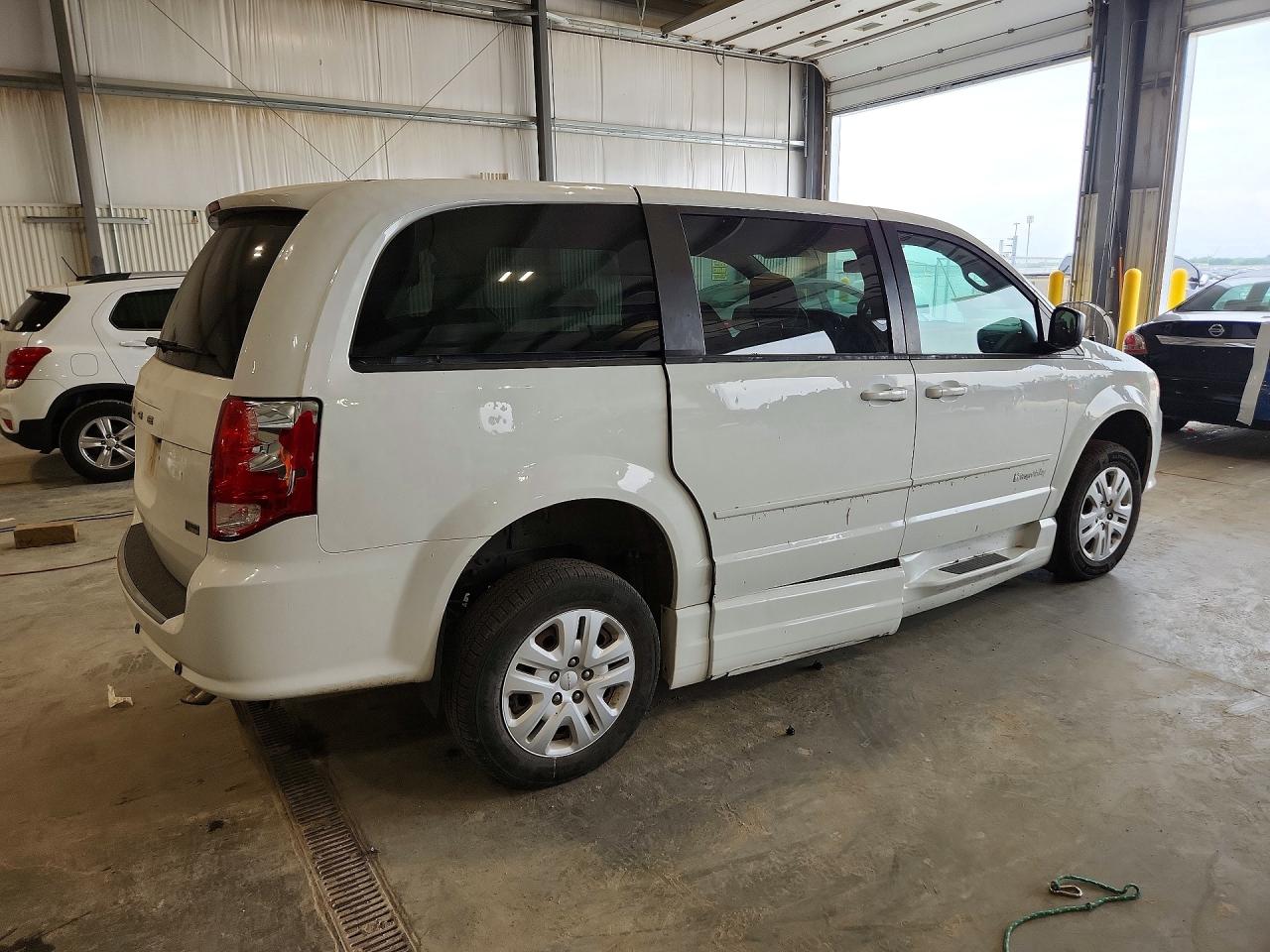 2015 Dodge Grand Caravan Se White vin: 2C7WDGBG4FR599455