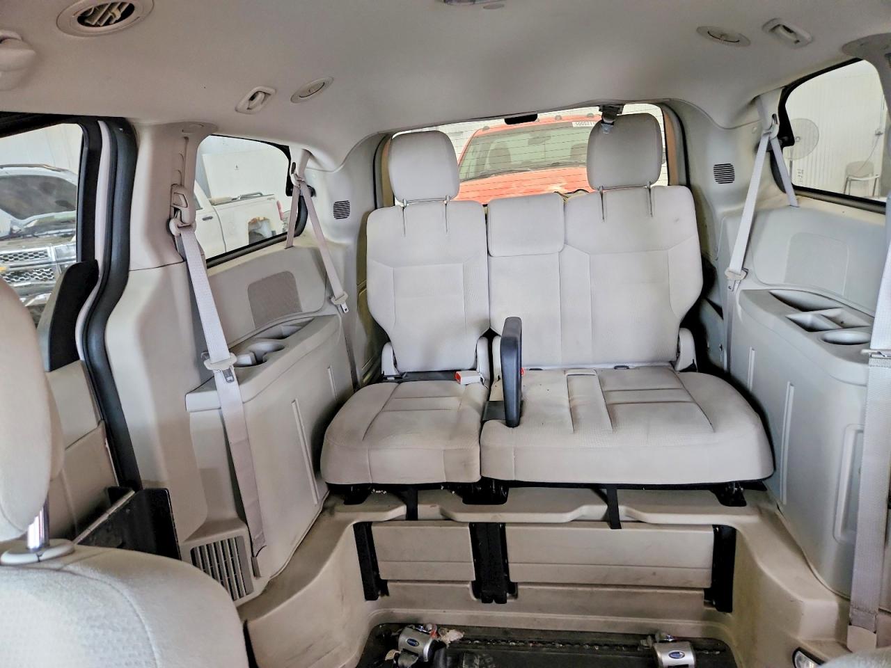 2015 Dodge Grand Caravan Se White vin: 2C7WDGBG4FR599455