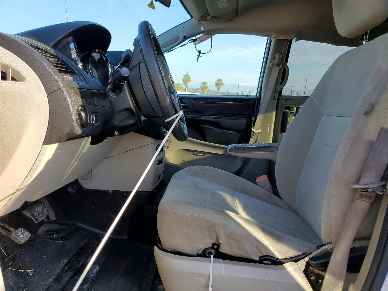 2015 Dodge Grand Caravan Se White vin: 2C7WDGBG6FR634237