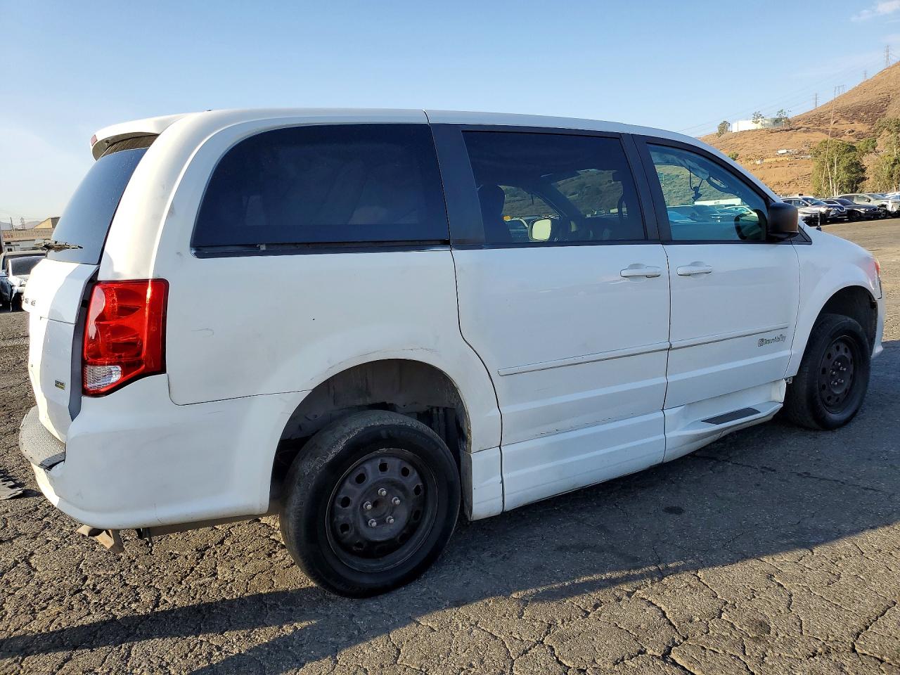 2015 Dodge Grand Caravan Se White vin: 2C7WDGBG6FR634237