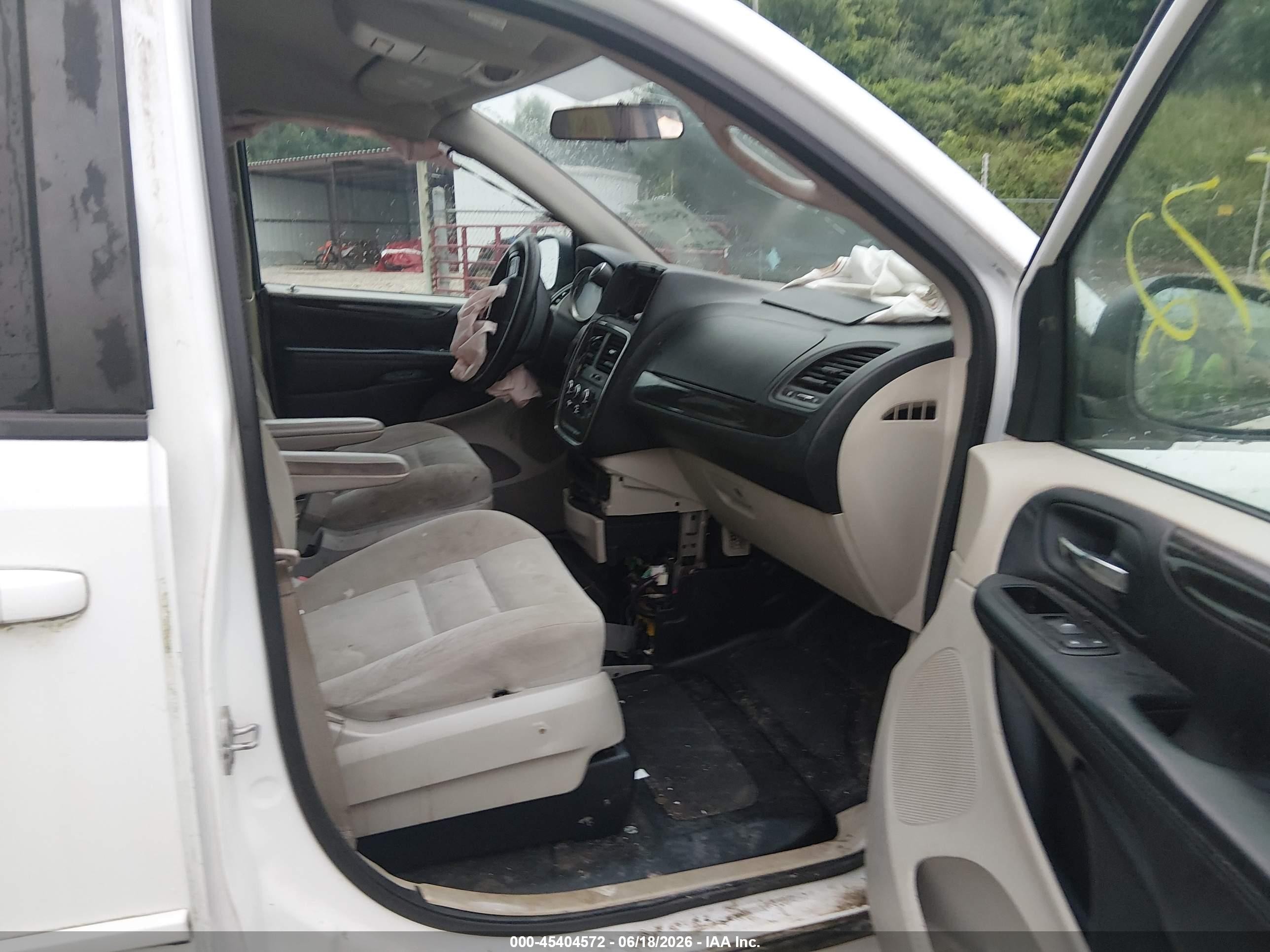 2015 Dodge Grand Caravan Se White vin: 2C7WDGBG8FR634384