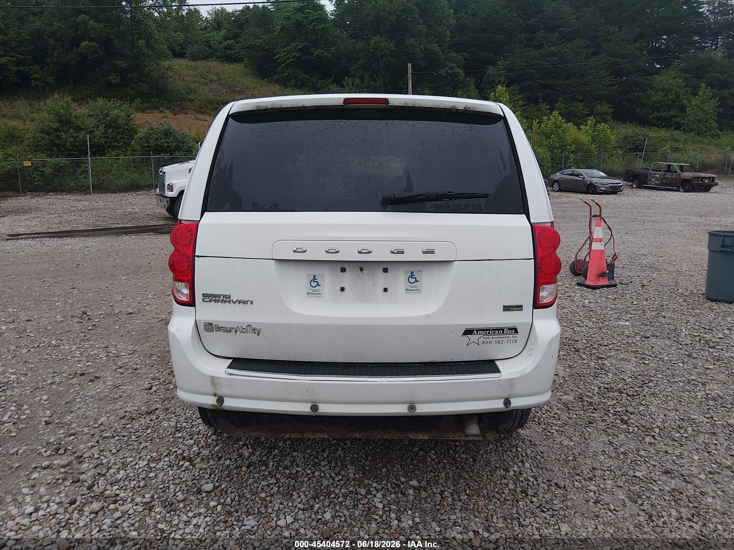 2015 Dodge Grand Caravan Se White vin: 2C7WDGBG8FR634384