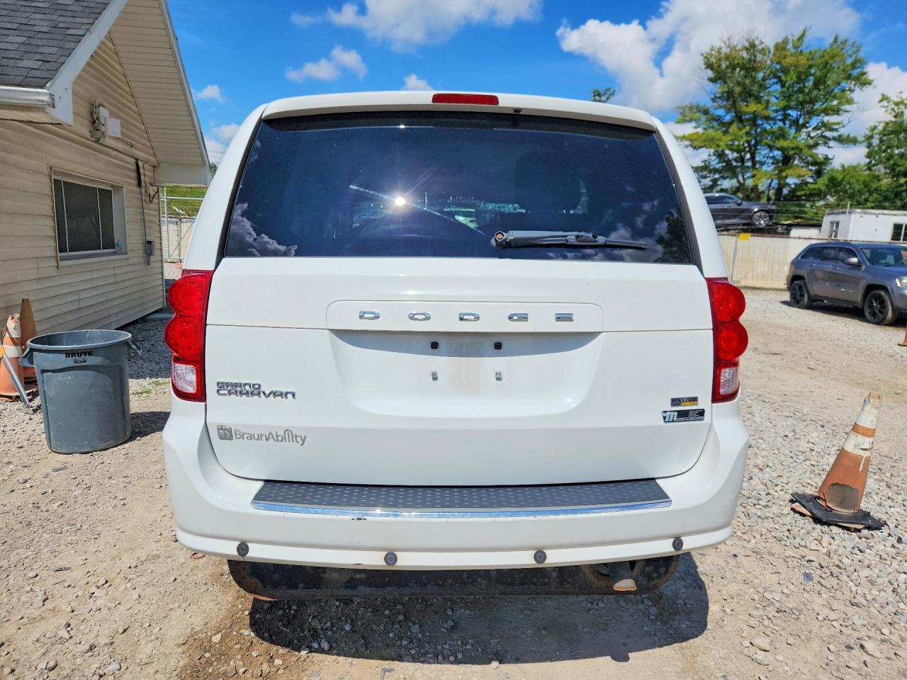 2014 Dodge Grand Caravan Se White vin: 2C7WDGBG9ER220383