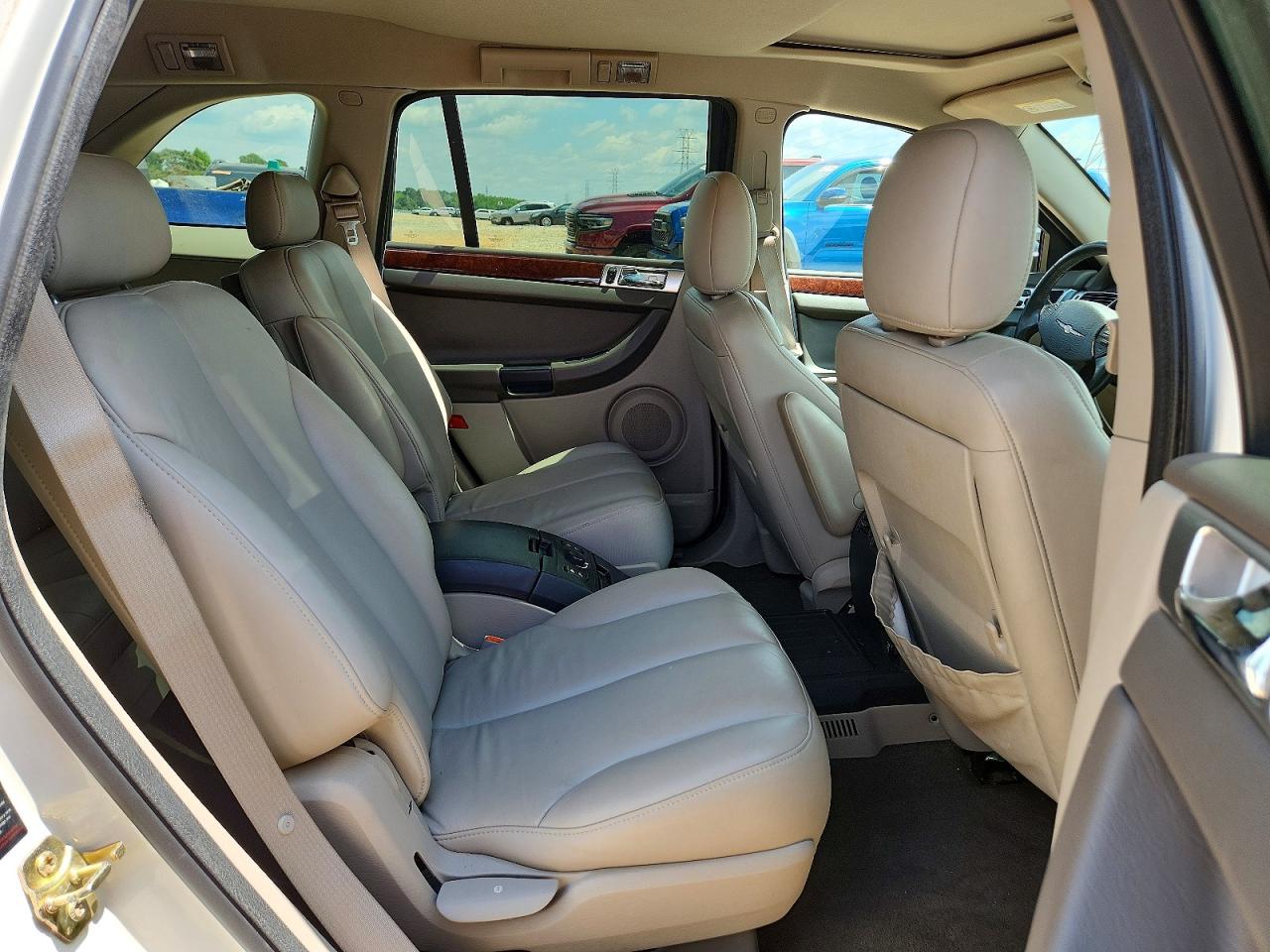 2004 Chrysler Pacifica White vin: 2C8GF68414R296065