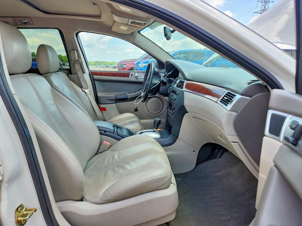 2004 Chrysler Pacifica White vin: 2C8GF68414R296065