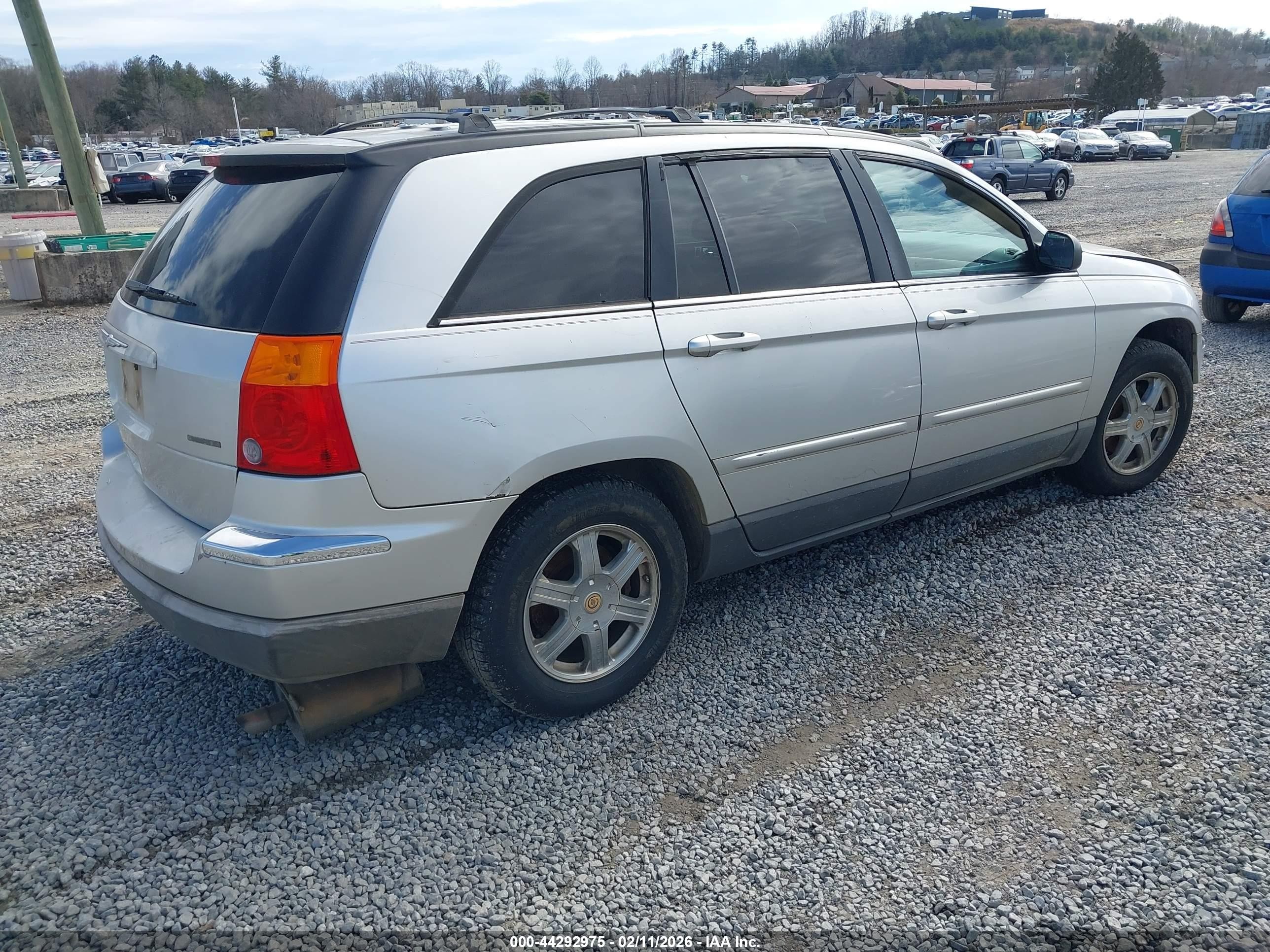 2004 Chrysler Pacifica   Silver vin: 2C8GF68424R302035