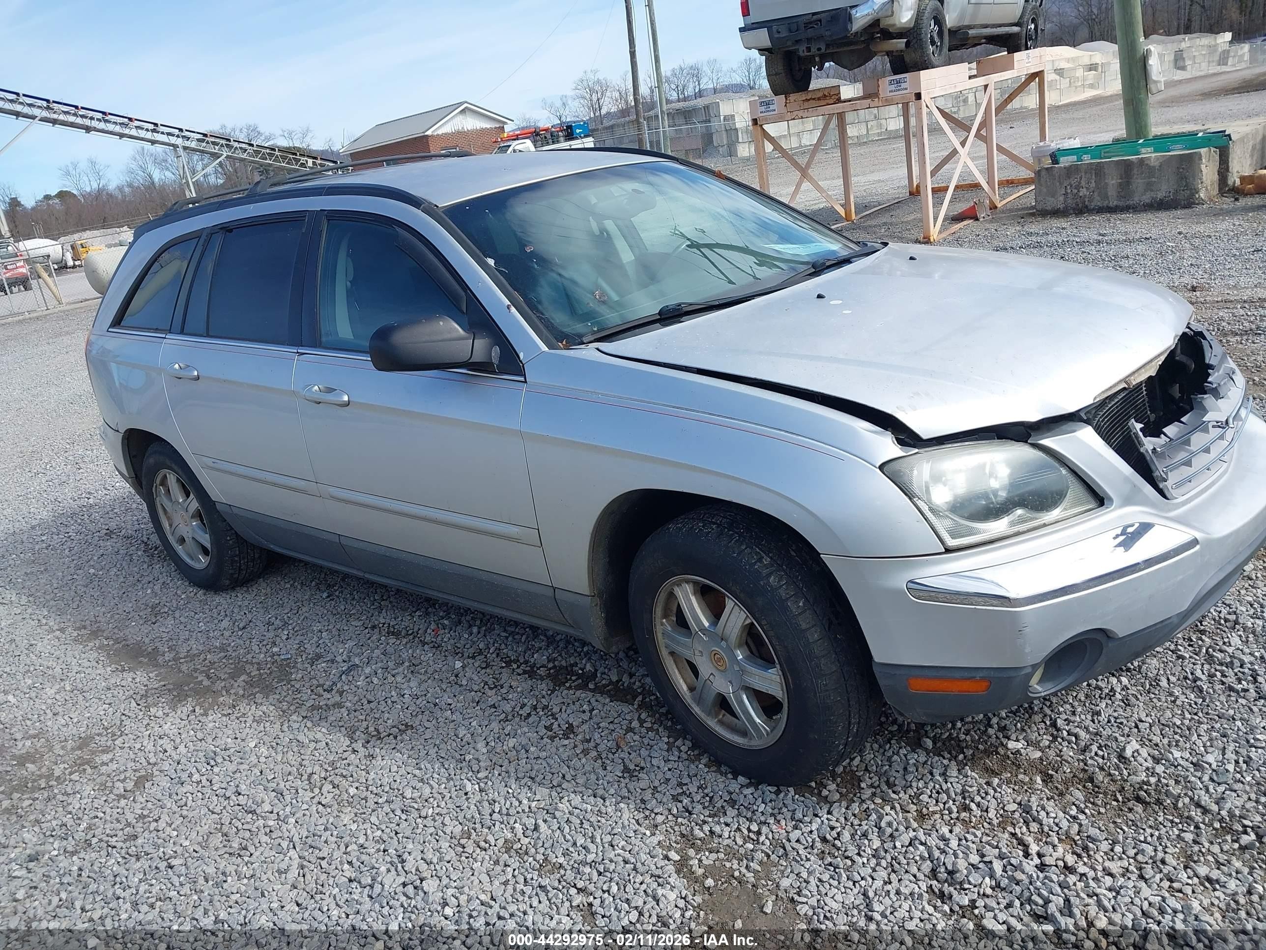 2004 Chrysler Pacifica   Silver vin: 2C8GF68424R302035