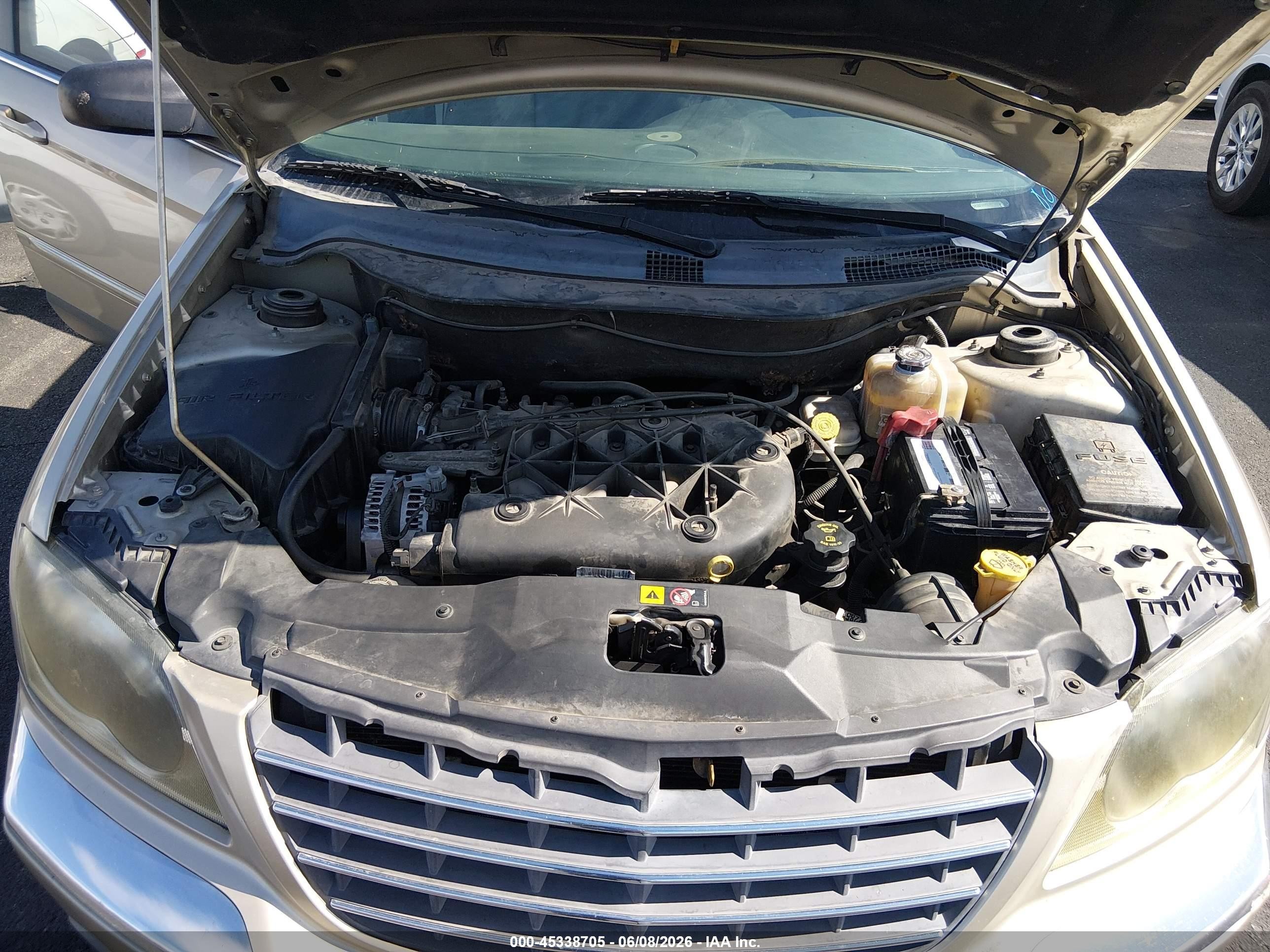 2005 Chrysler Pacifica Touring Gold vin: 2C8GF68435R665168