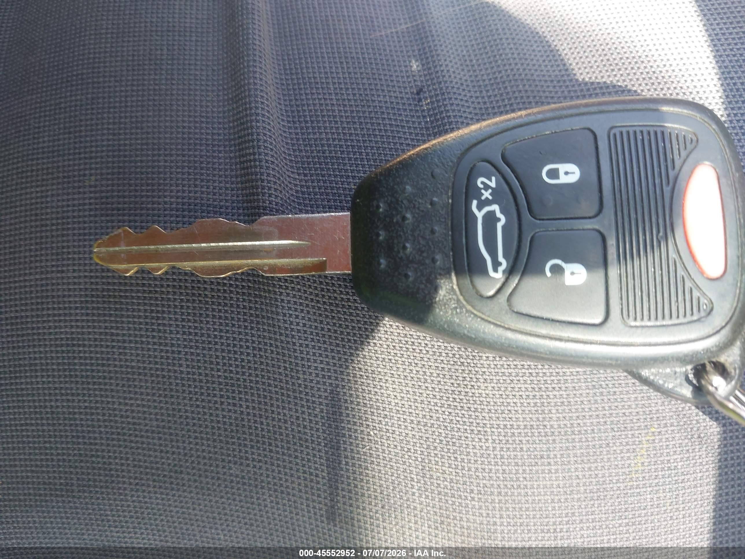 2004 Chrysler Pacifica   Blue vin: 2C8GF68444R331410
