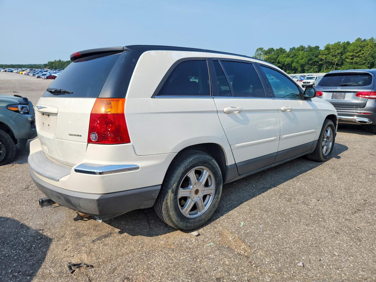 2004 Chrysler Pacifica White vin: 2C8GF68454R314616