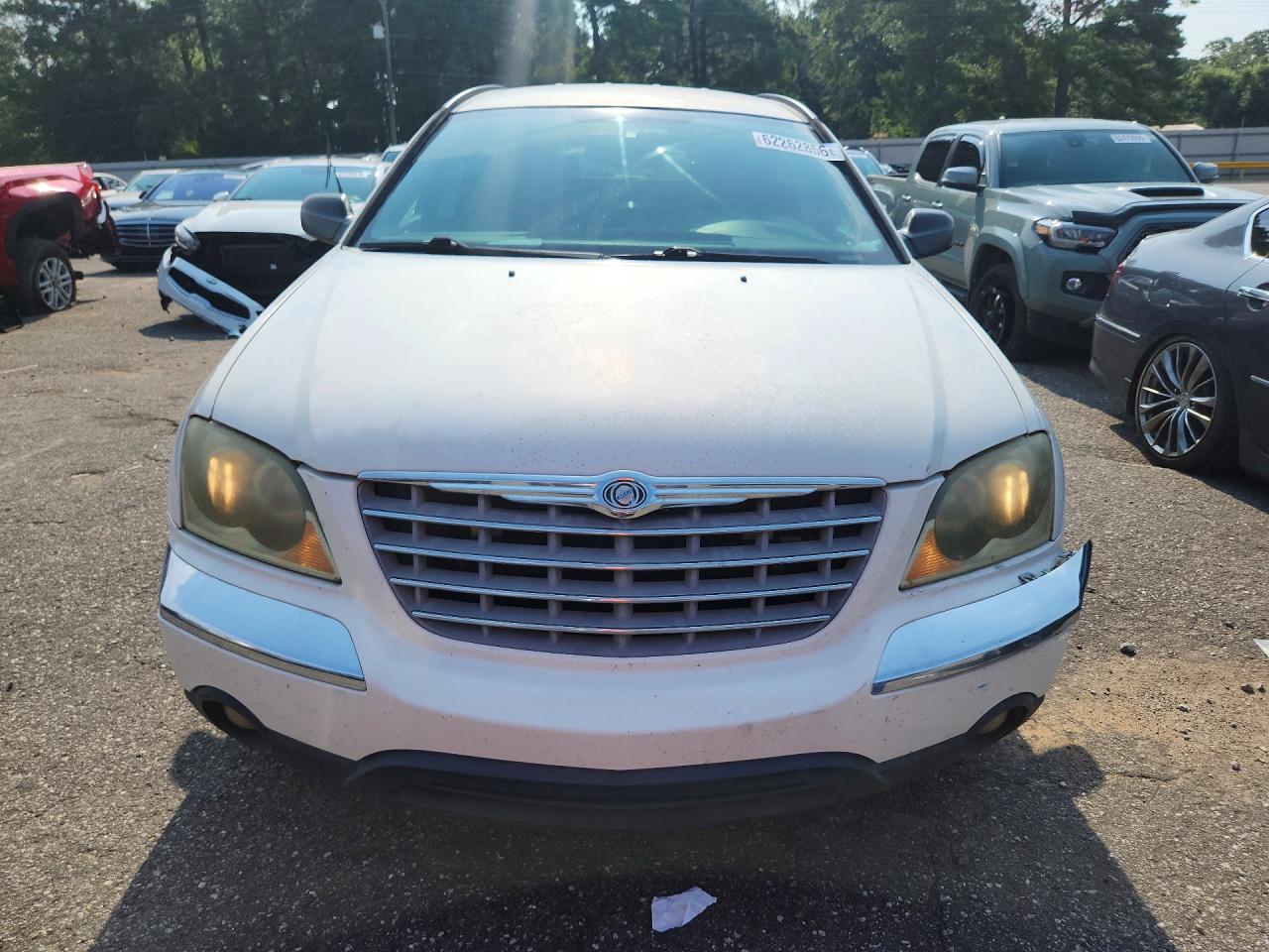 2004 Chrysler Pacifica White vin: 2C8GF68454R314616