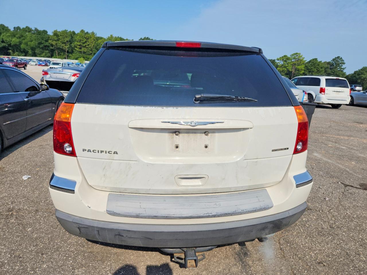 2004 Chrysler Pacifica White vin: 2C8GF68454R314616