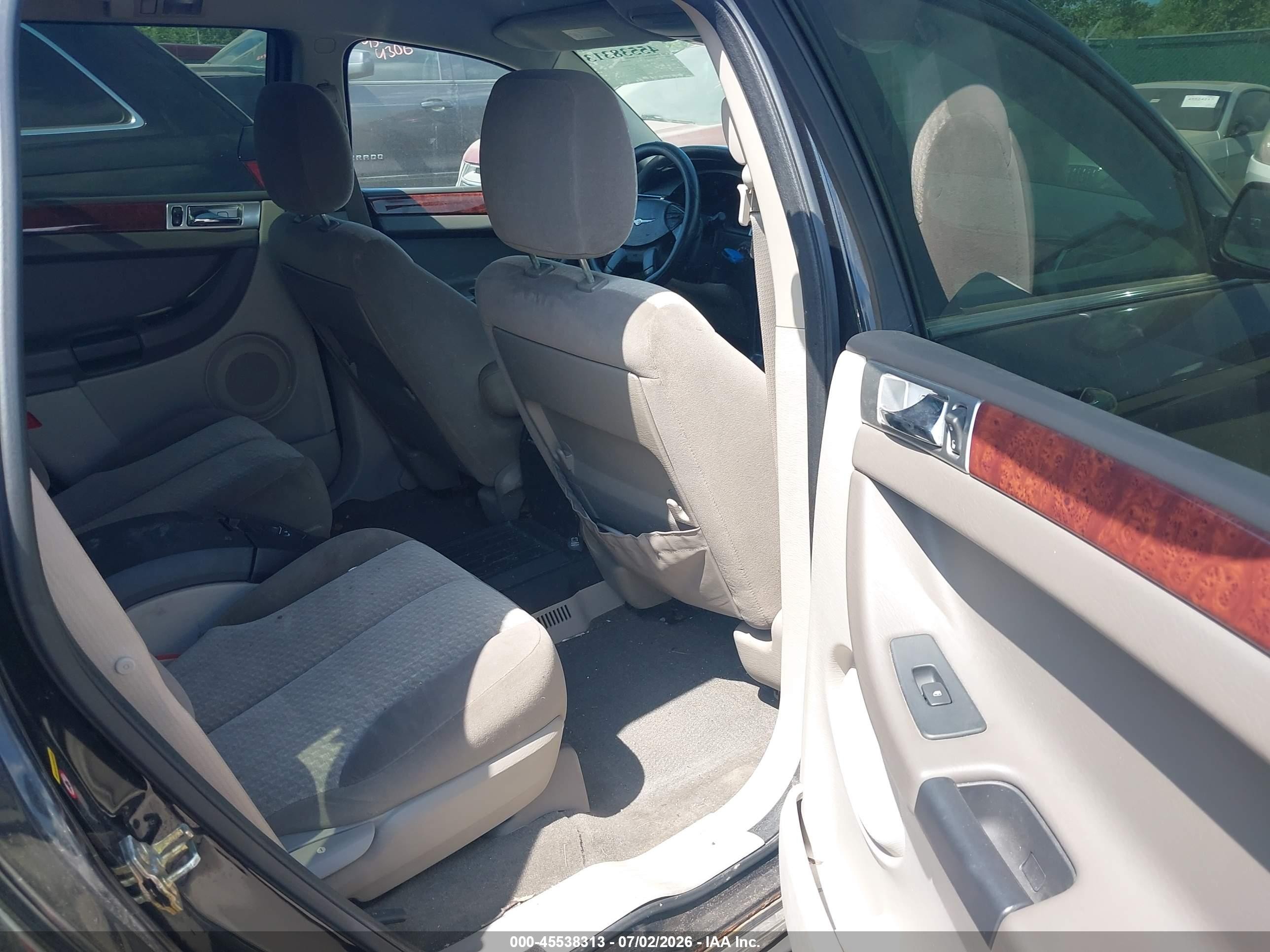 2004 Chrysler Pacifica   Black vin: 2C8GF68454R329892