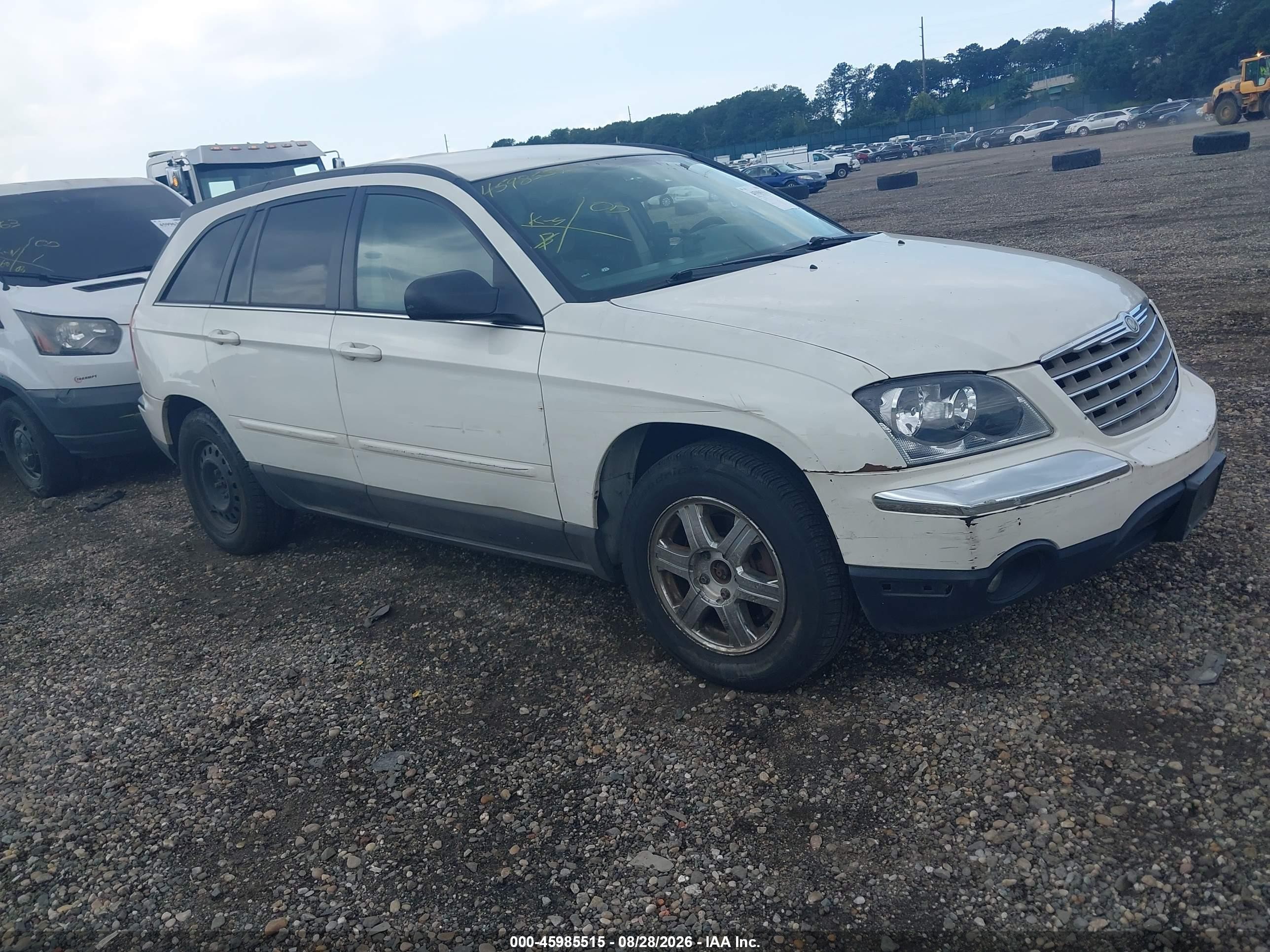2004 Chrysler Pacifica   White vin: 2C8GF68454R629674