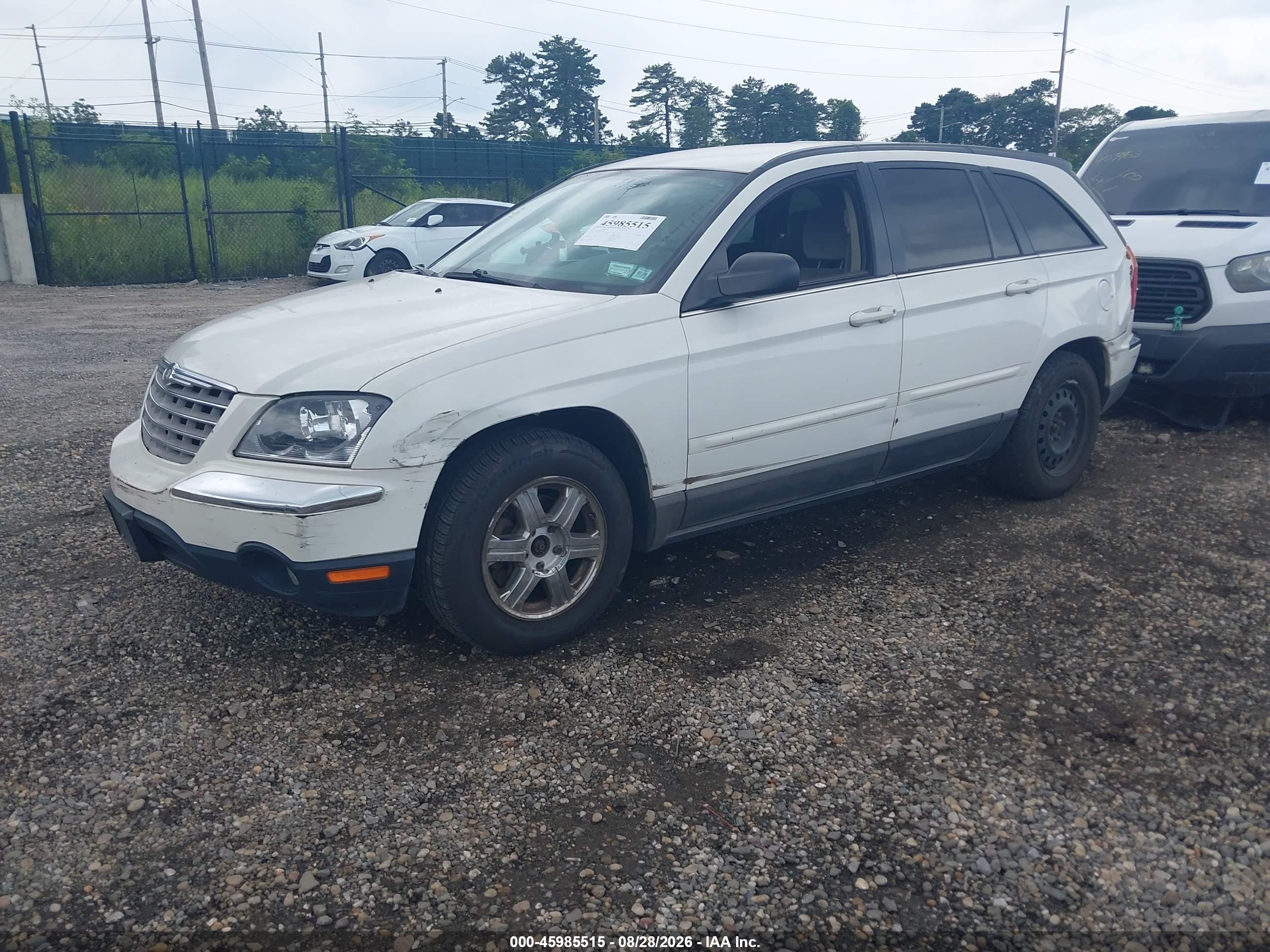 2004 Chrysler Pacifica   White vin: 2C8GF68454R629674