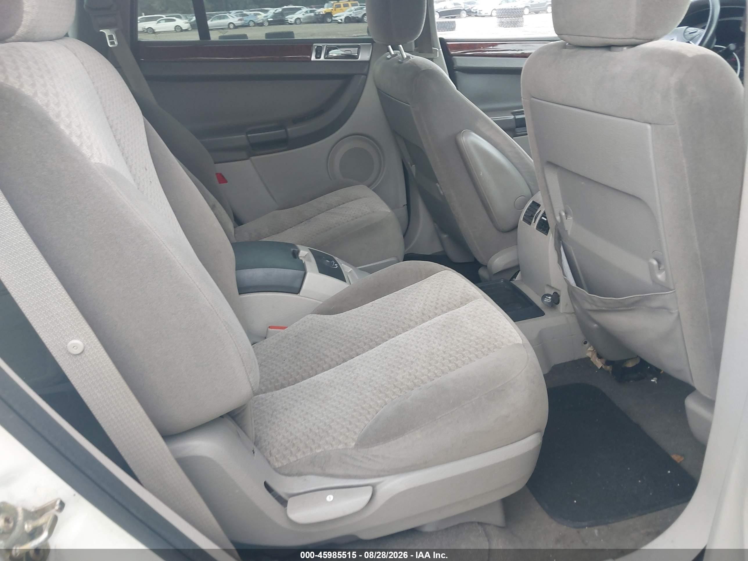 2004 Chrysler Pacifica   White vin: 2C8GF68454R629674