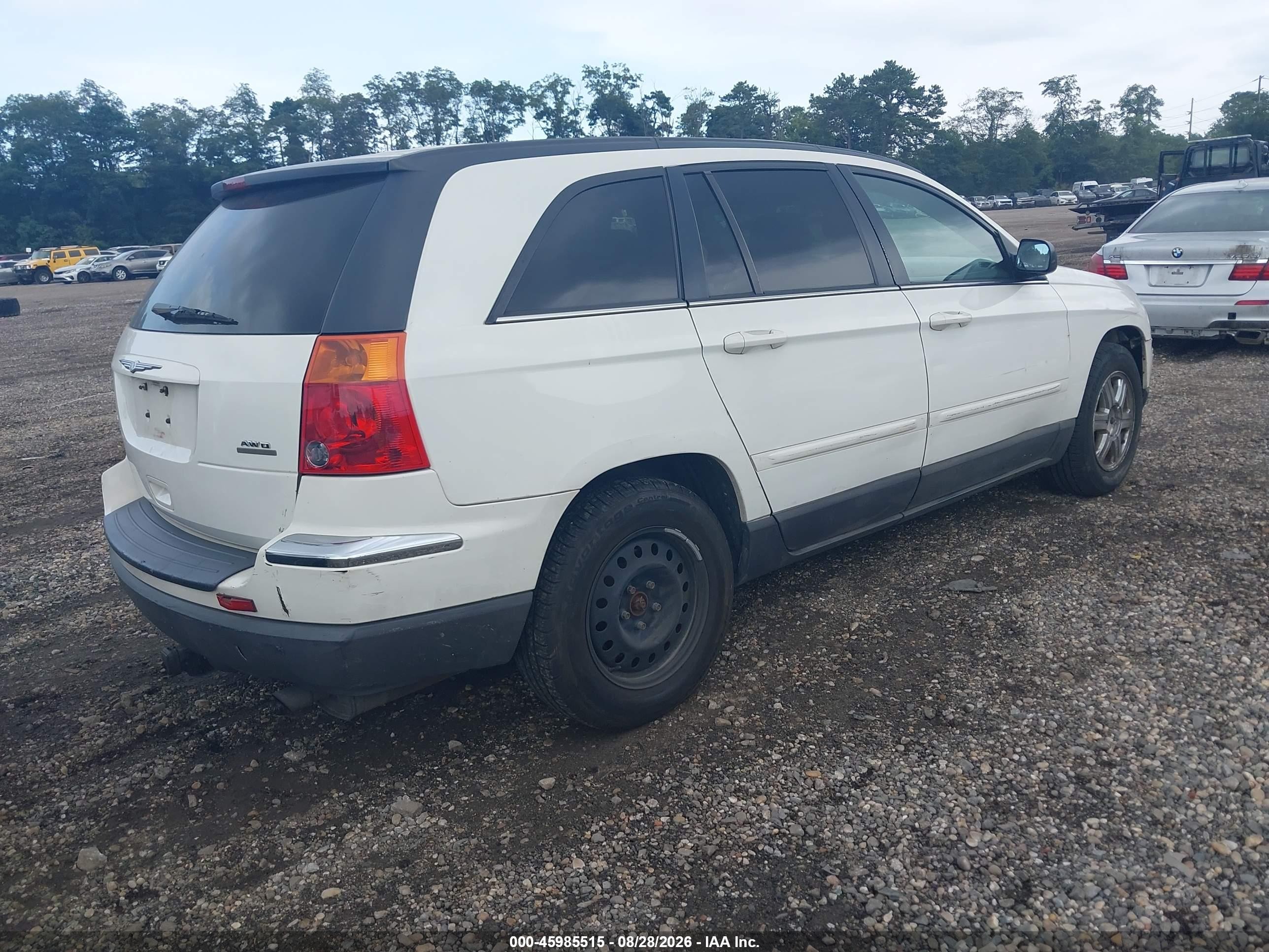 2004 Chrysler Pacifica   White vin: 2C8GF68454R629674