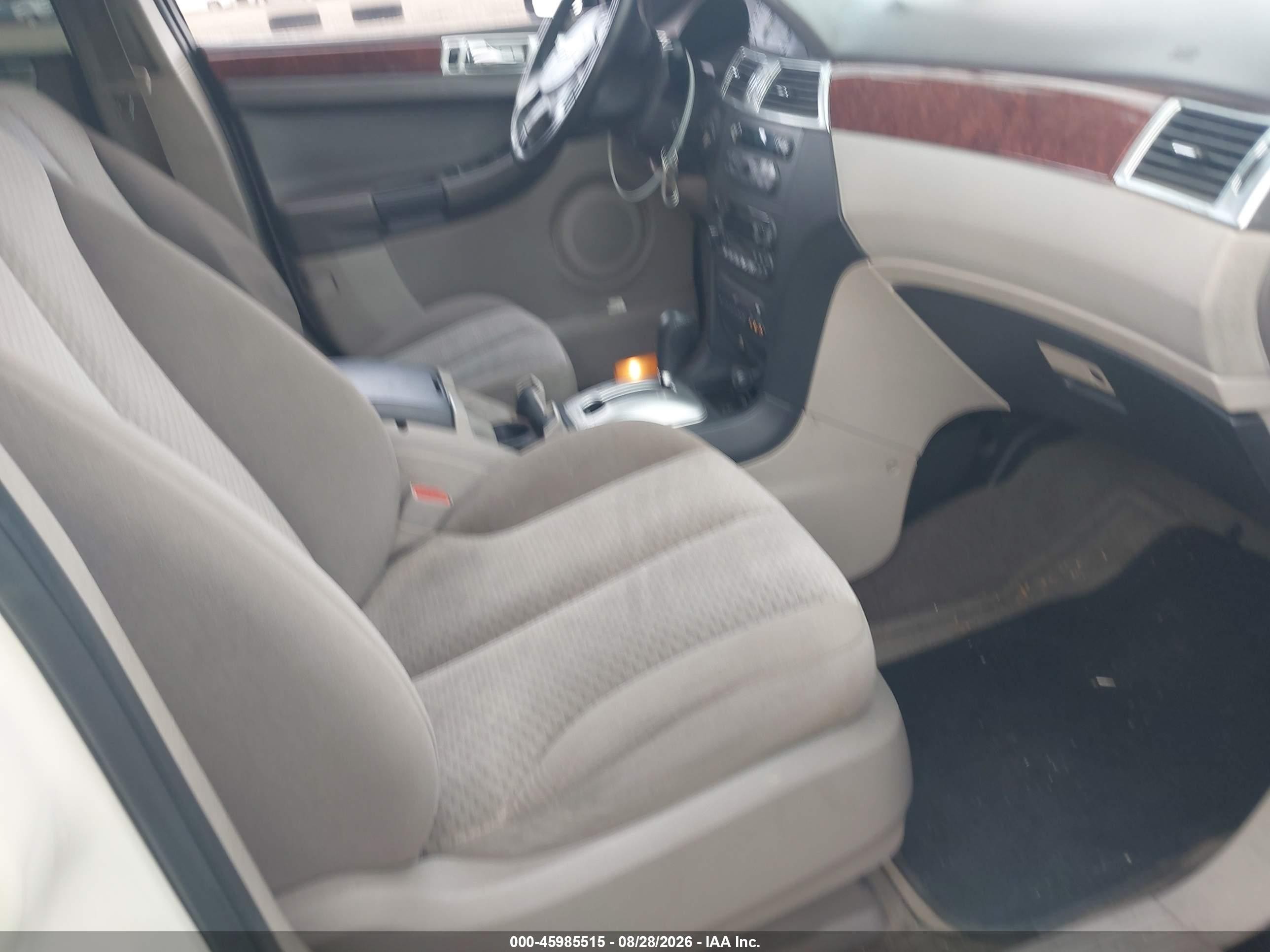2004 Chrysler Pacifica   White vin: 2C8GF68454R629674
