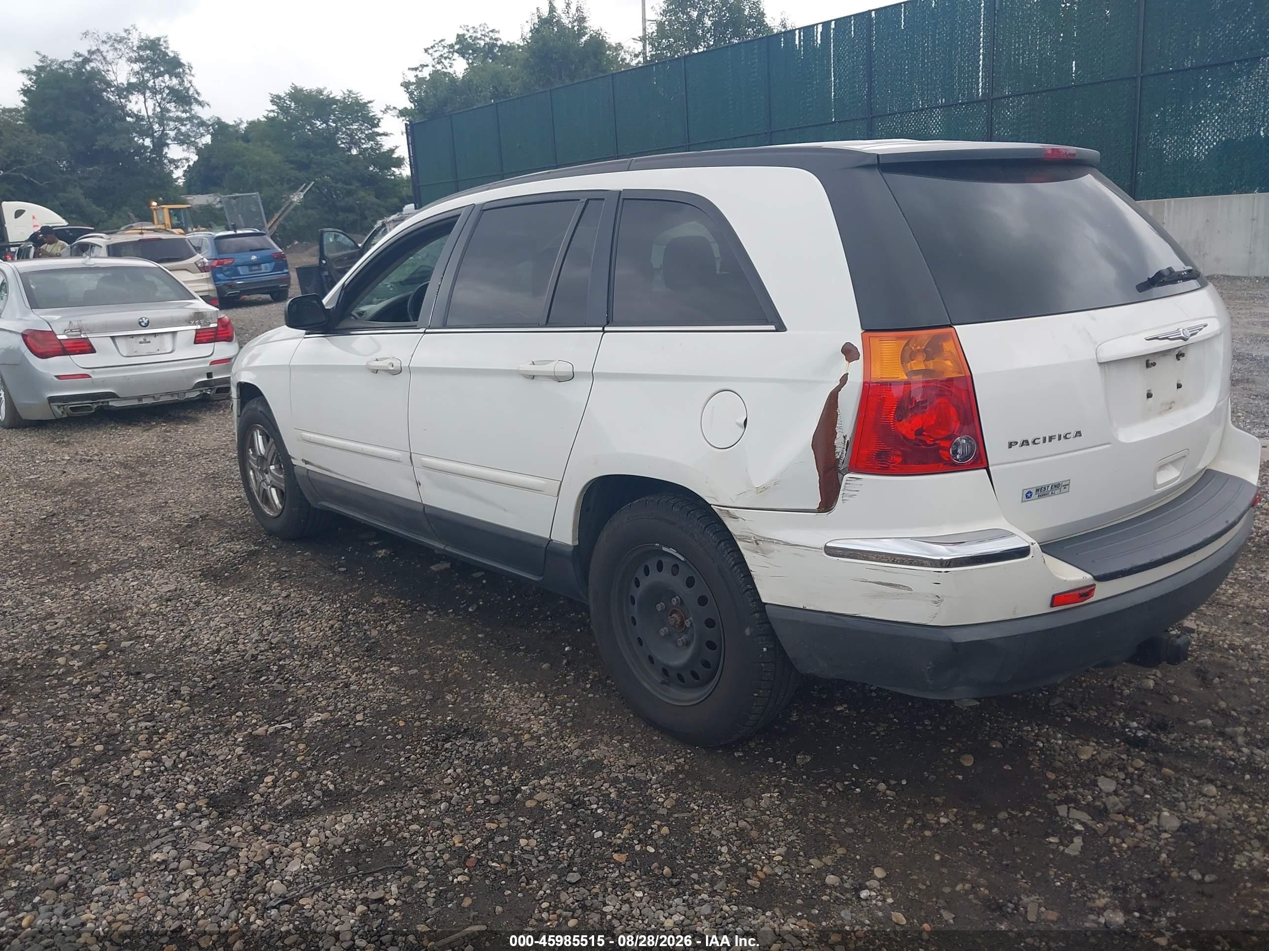 2004 Chrysler Pacifica   White vin: 2C8GF68454R629674