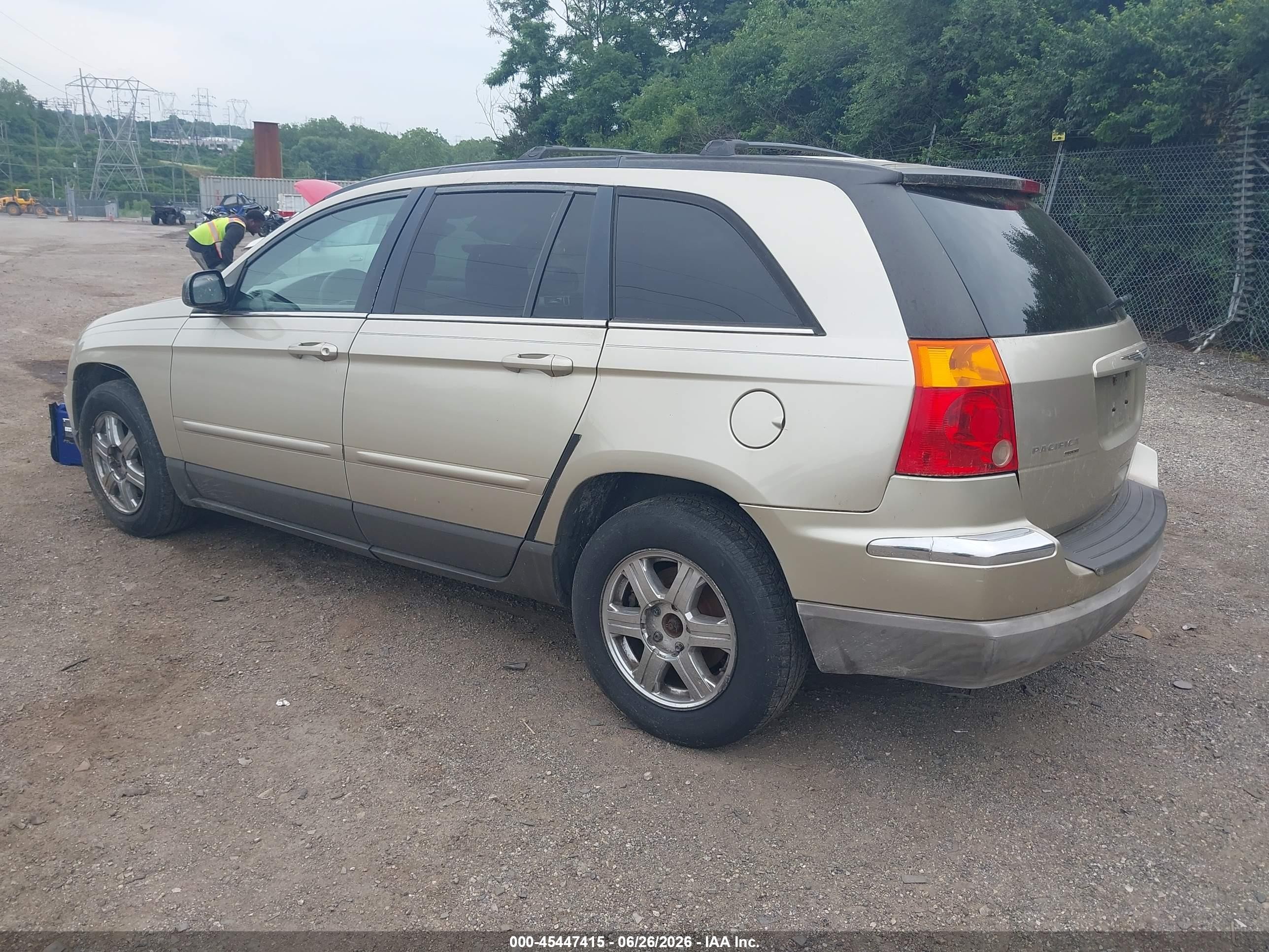 2005 Chrysler Pacifica Touring Gold vin: 2C8GF68455R261174