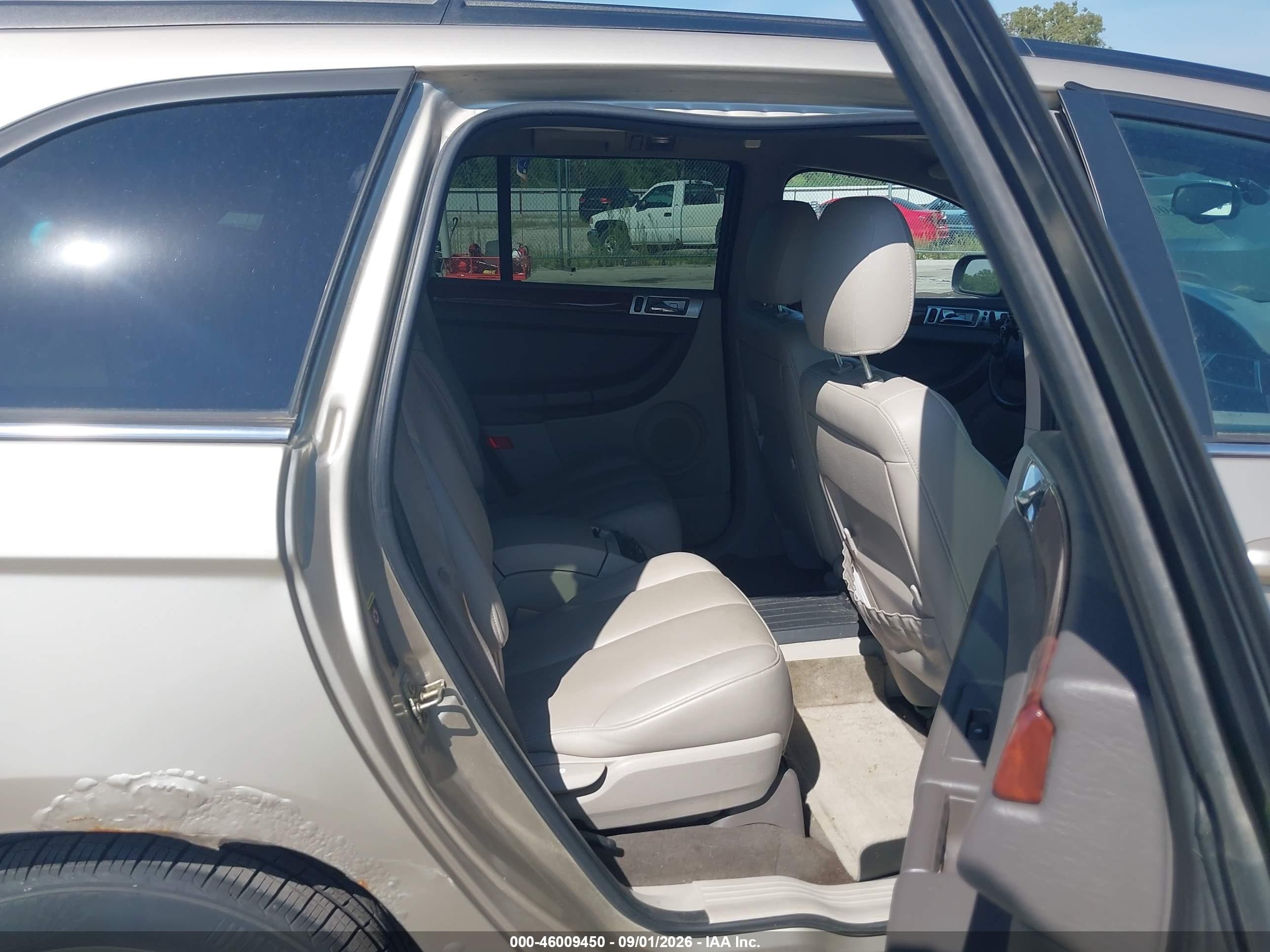 2005 Chrysler Pacifica Touring Gold vin: 2C8GF68455R307893